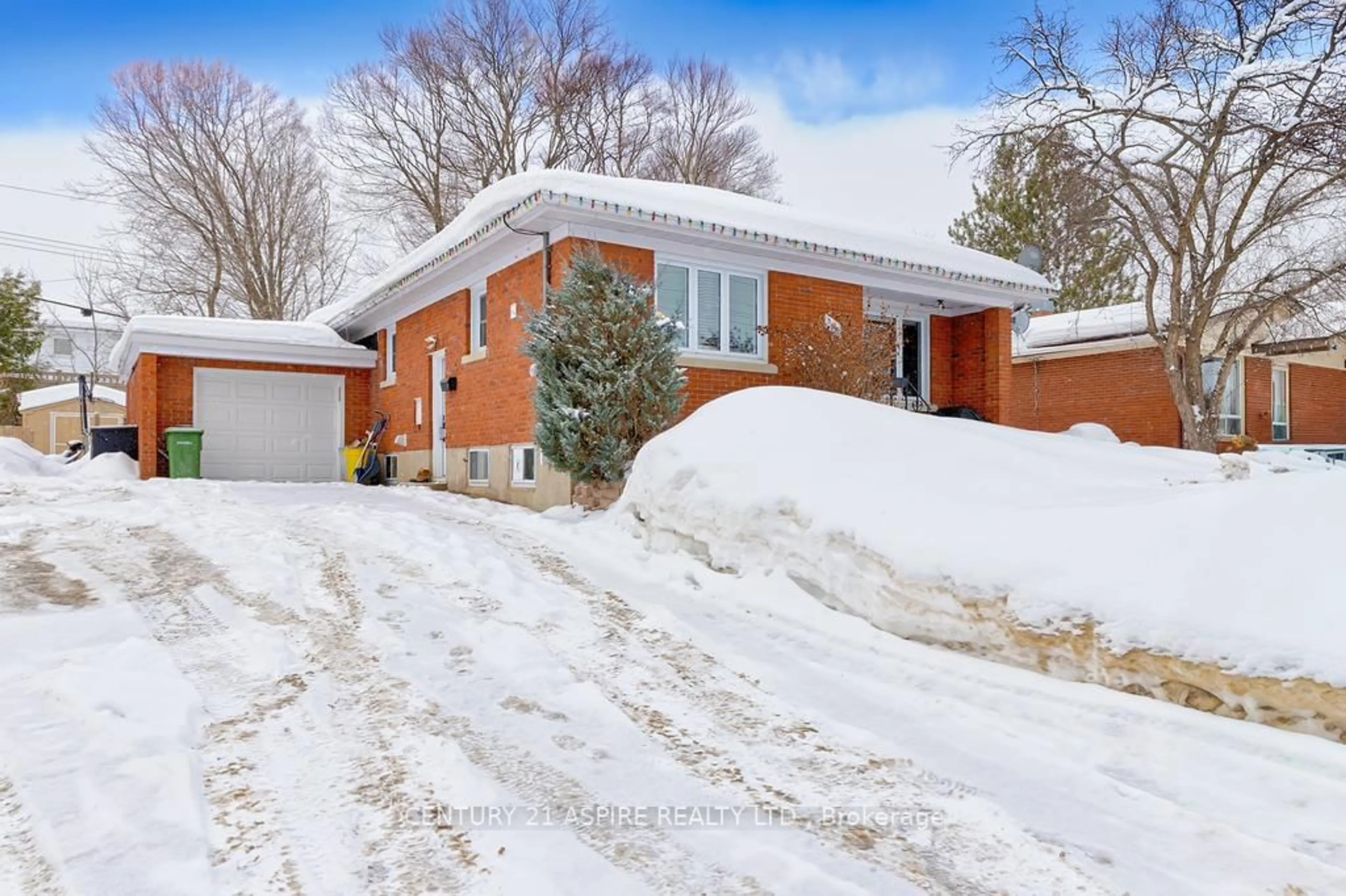 Home with brick exterior material, street for 368 Bell St, Pembroke Ontario K8A 2K4