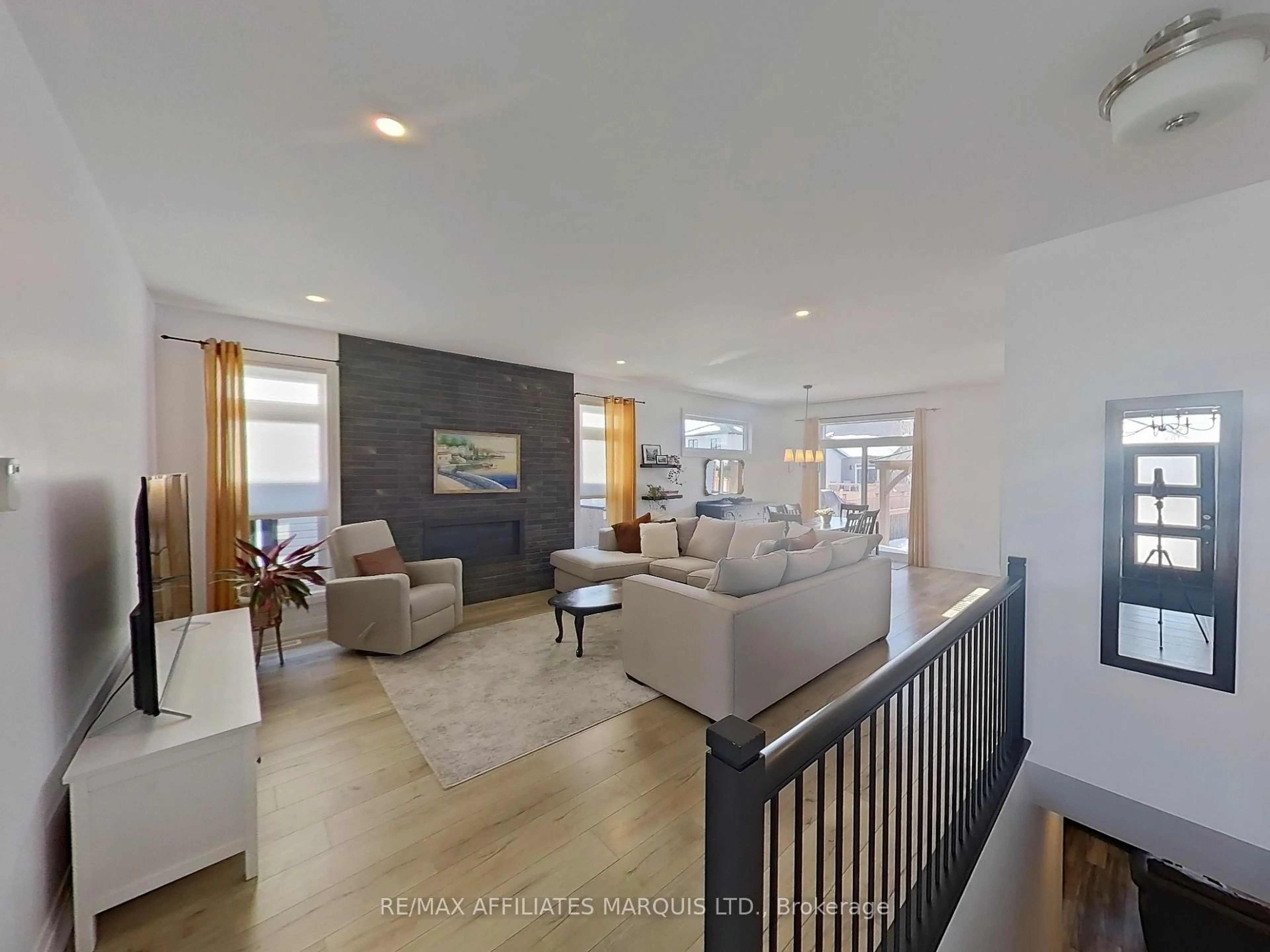 Living room with furniture, unknown for 51 Nancy St, Russell Ontario K0A 1W0