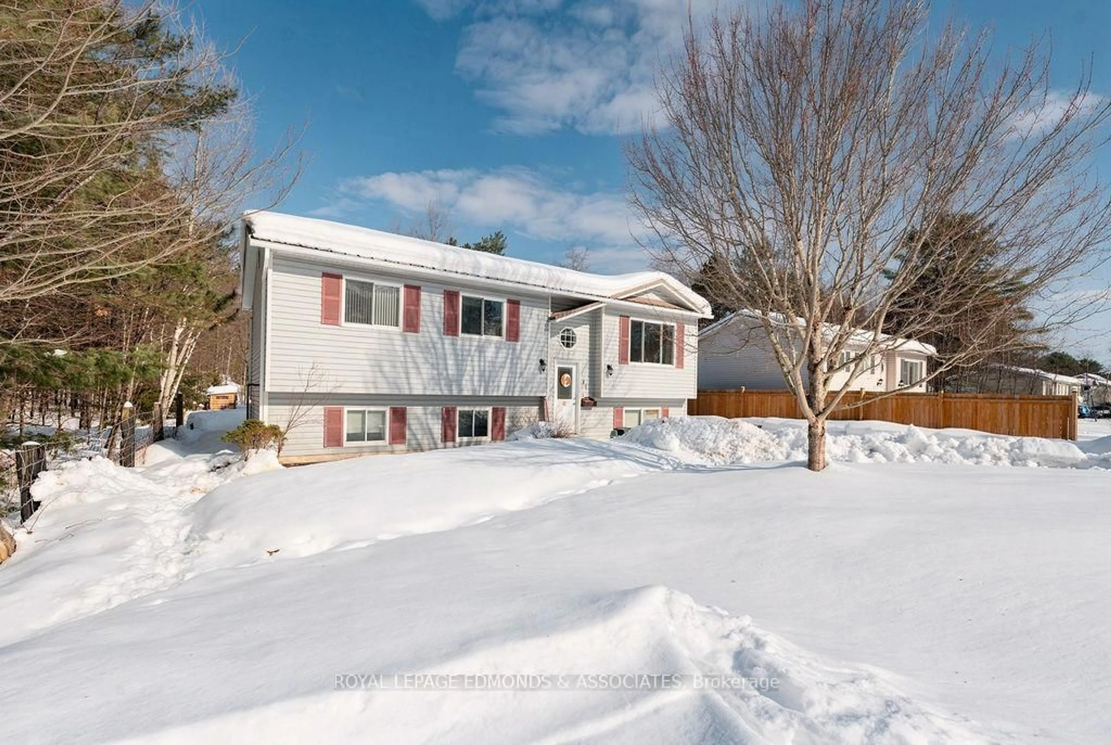 Unknown for 28 Bob Seguin Dr, Chalk River Ontario K0J 1J0