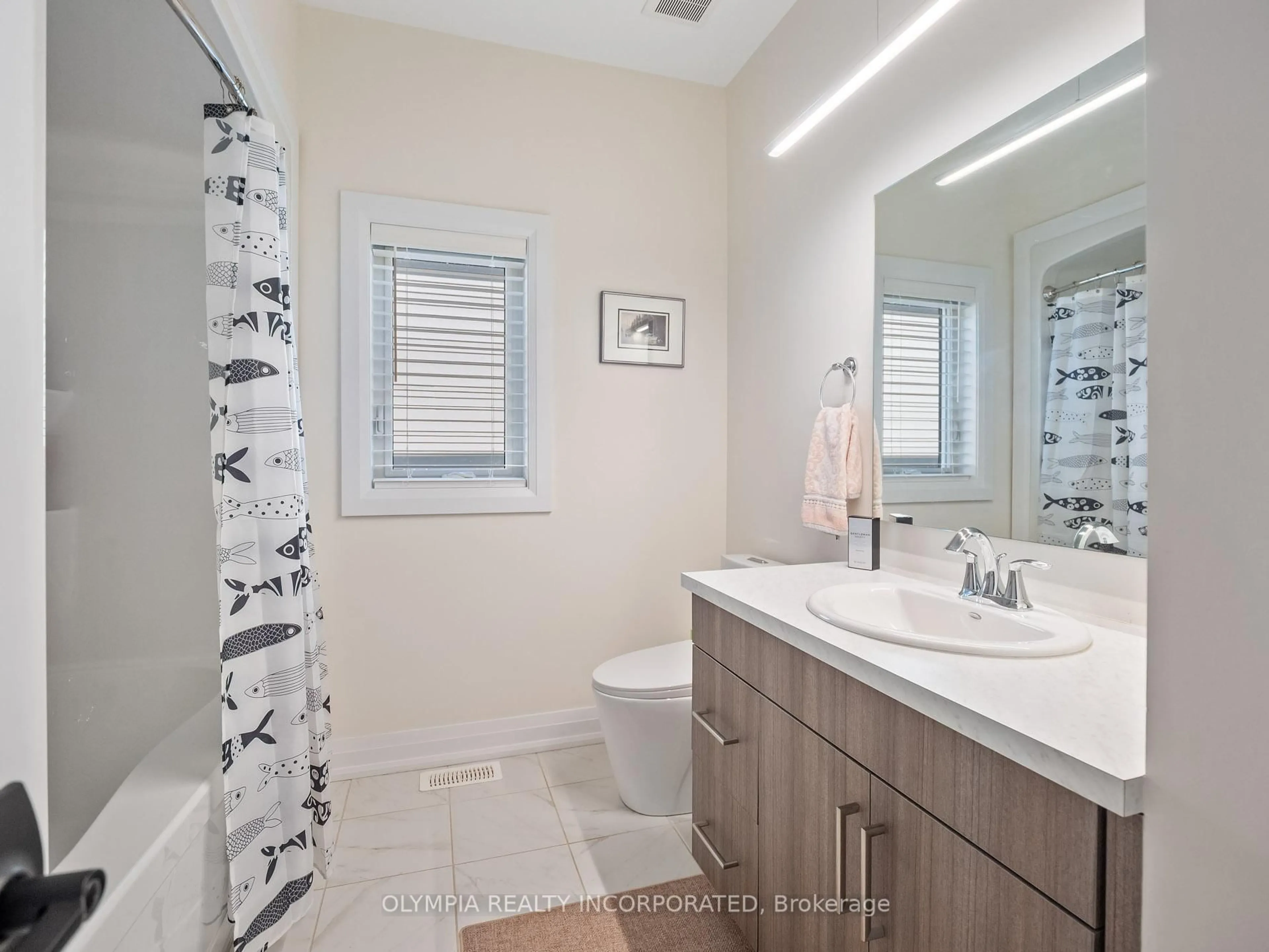 Contemporary bathroom, ceramic/tile floor for 8974 Willoughby Dr #19, Niagara Falls Ontario L2G 0Y7