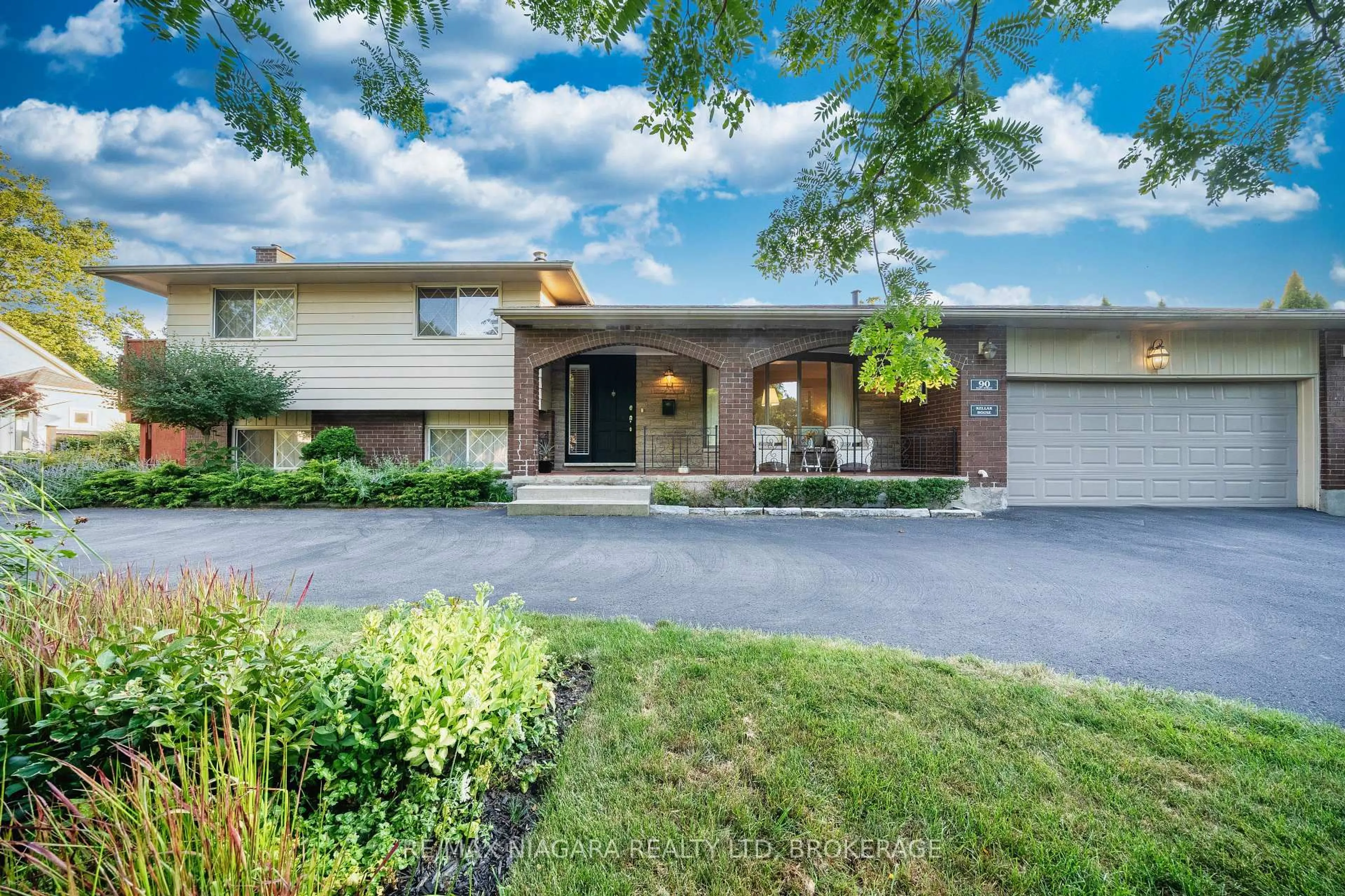 Unknown for 90 Mary St, Niagara-on-the-Lake Ontario L0S 1J0