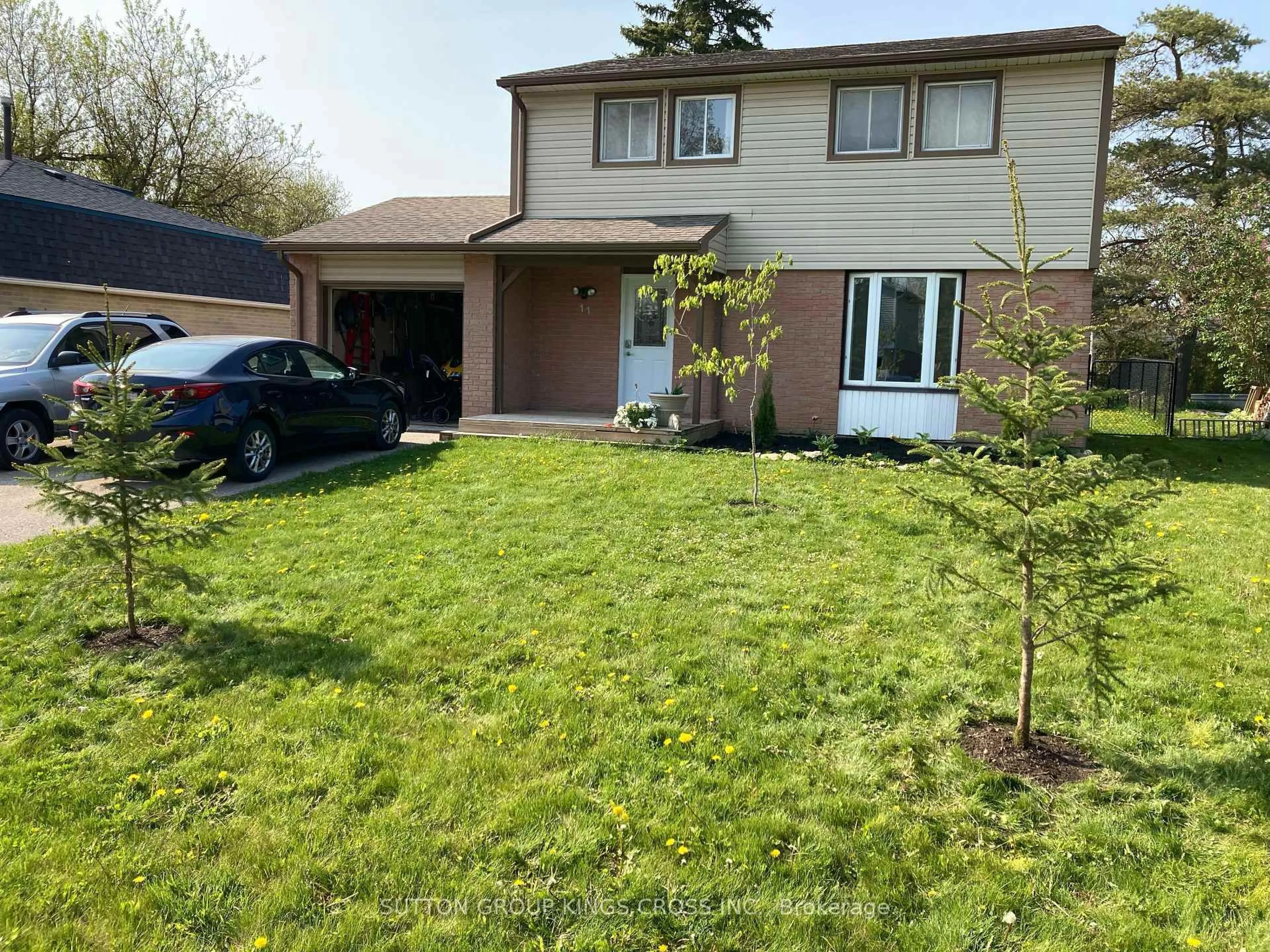 A pic from outside/outdoor area/front of a property/back of a property/a pic from drone, street for 11 Bellefield Cres, Wellington North Ontario N0G 1A0