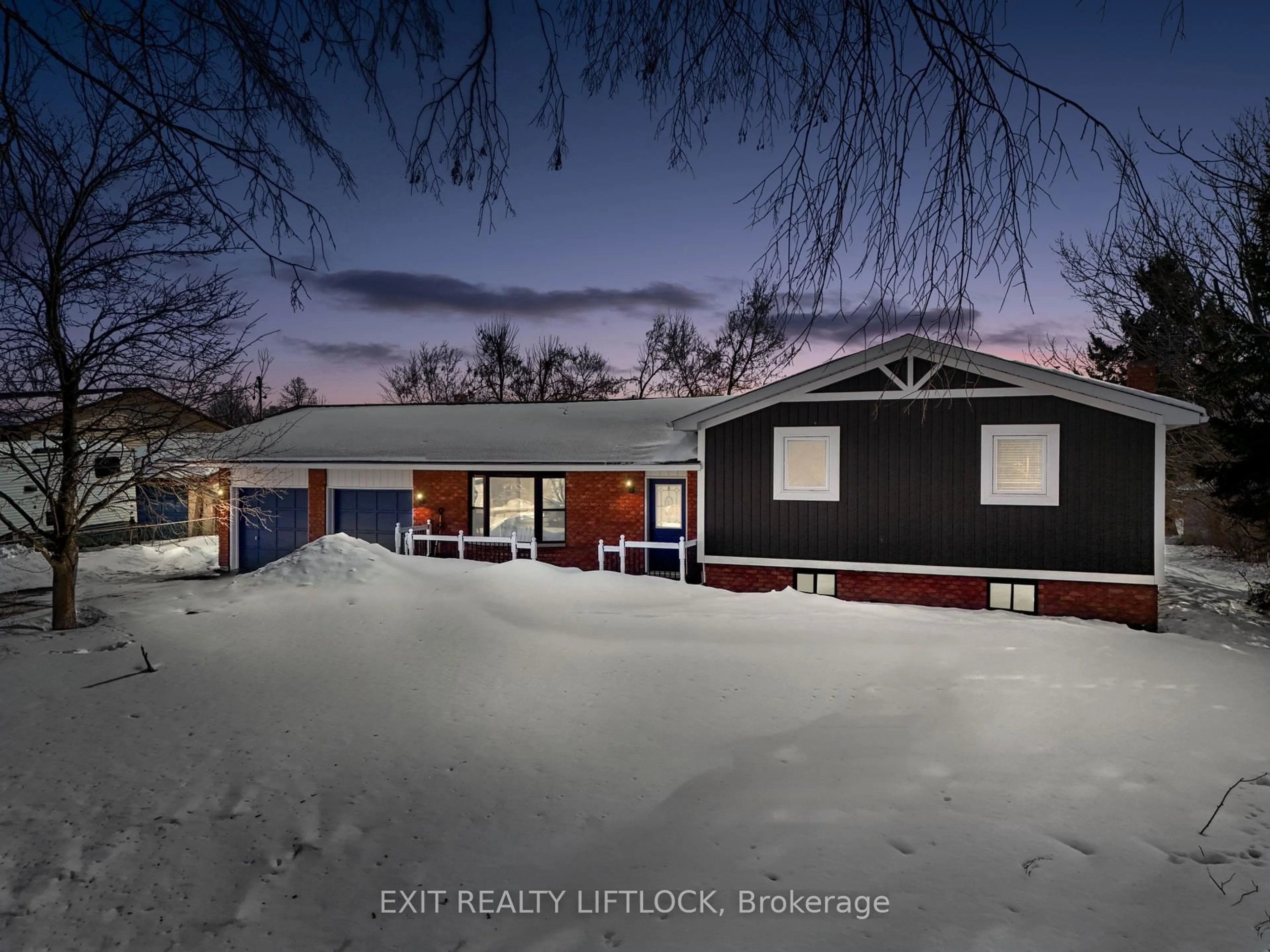 A pic from outside/outdoor area/front of a property/back of a property/a pic from drone, street for 1018 Meadowview Rd, Kawartha Lakes Ontario K0L 2W0