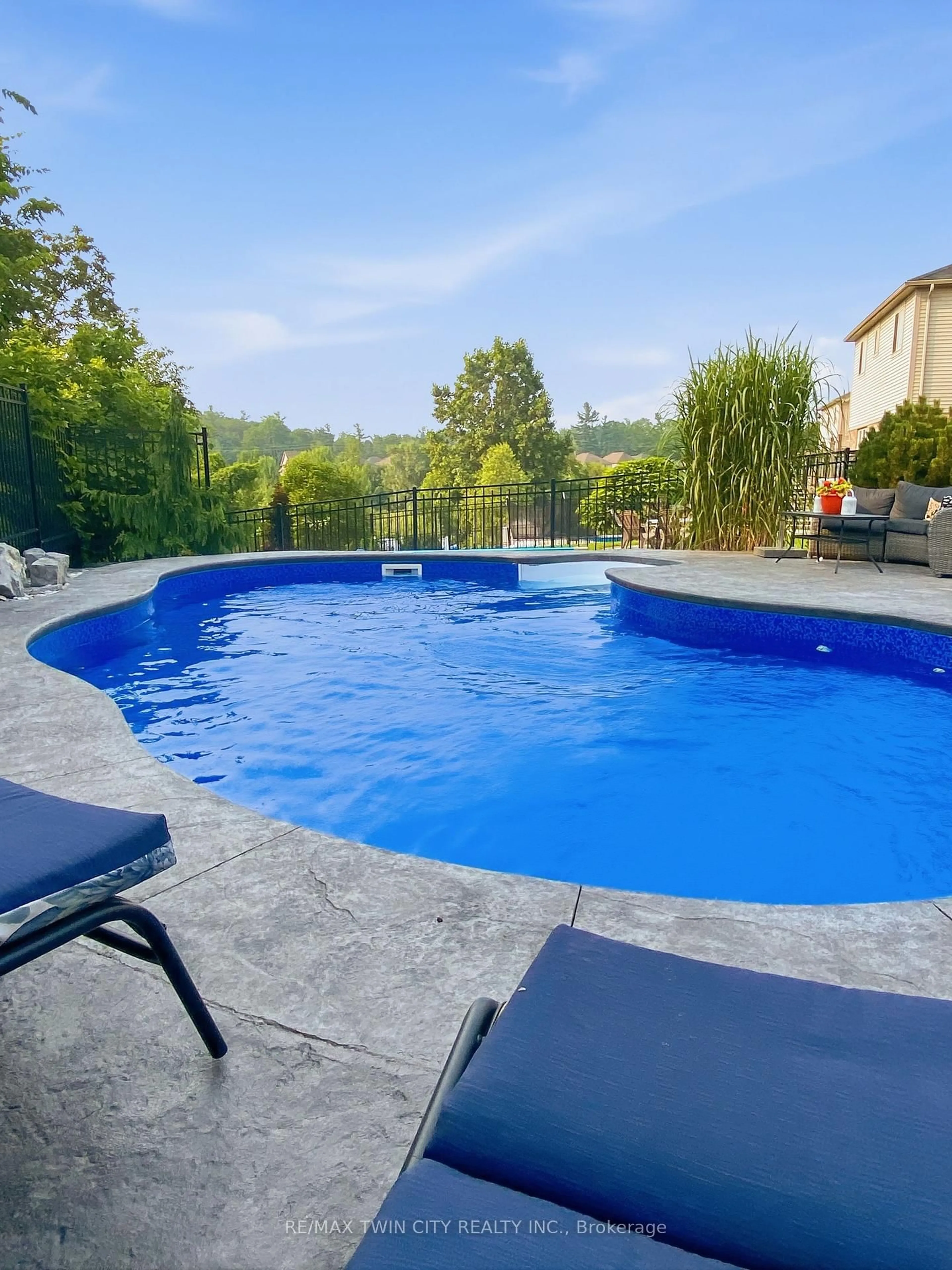 Pool for 78 Forest Creek Dr, Kitchener Ontario N2R 0B5