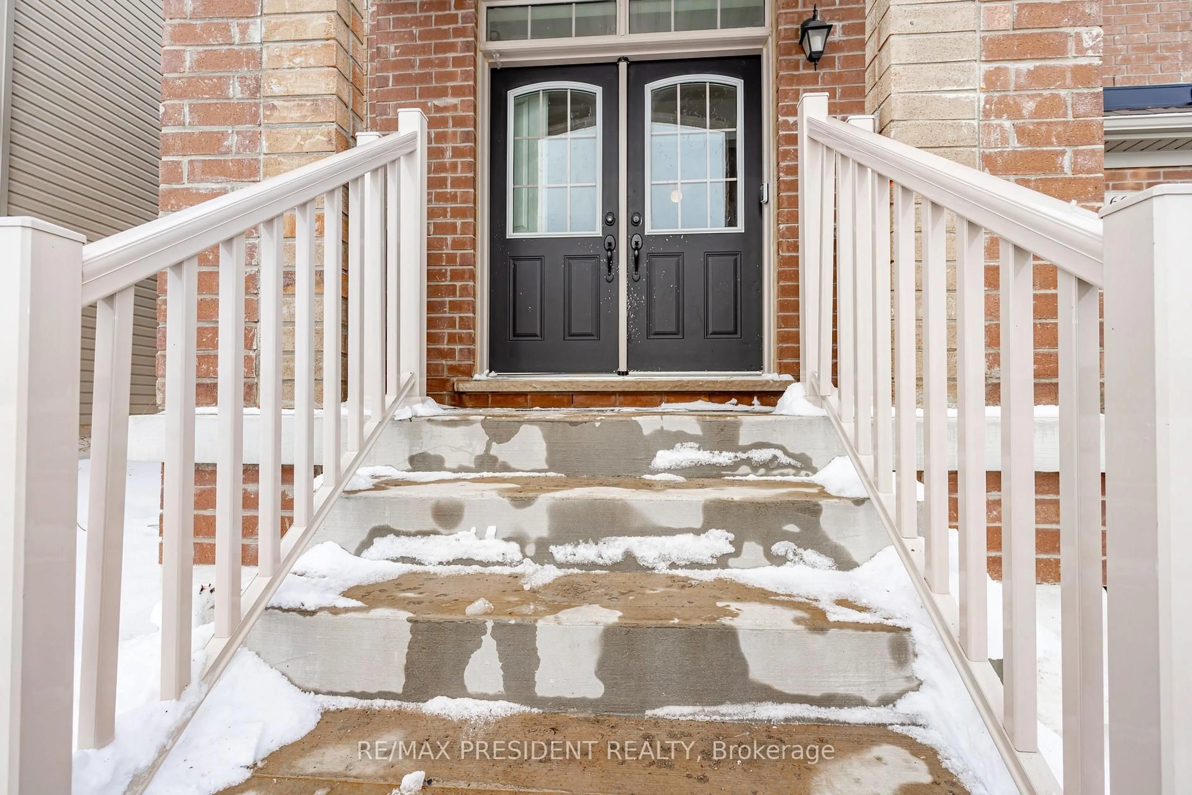 Indoor entryway for 663 ANISHINAABE Dr, Shelburne Ontario L9V 3Y5