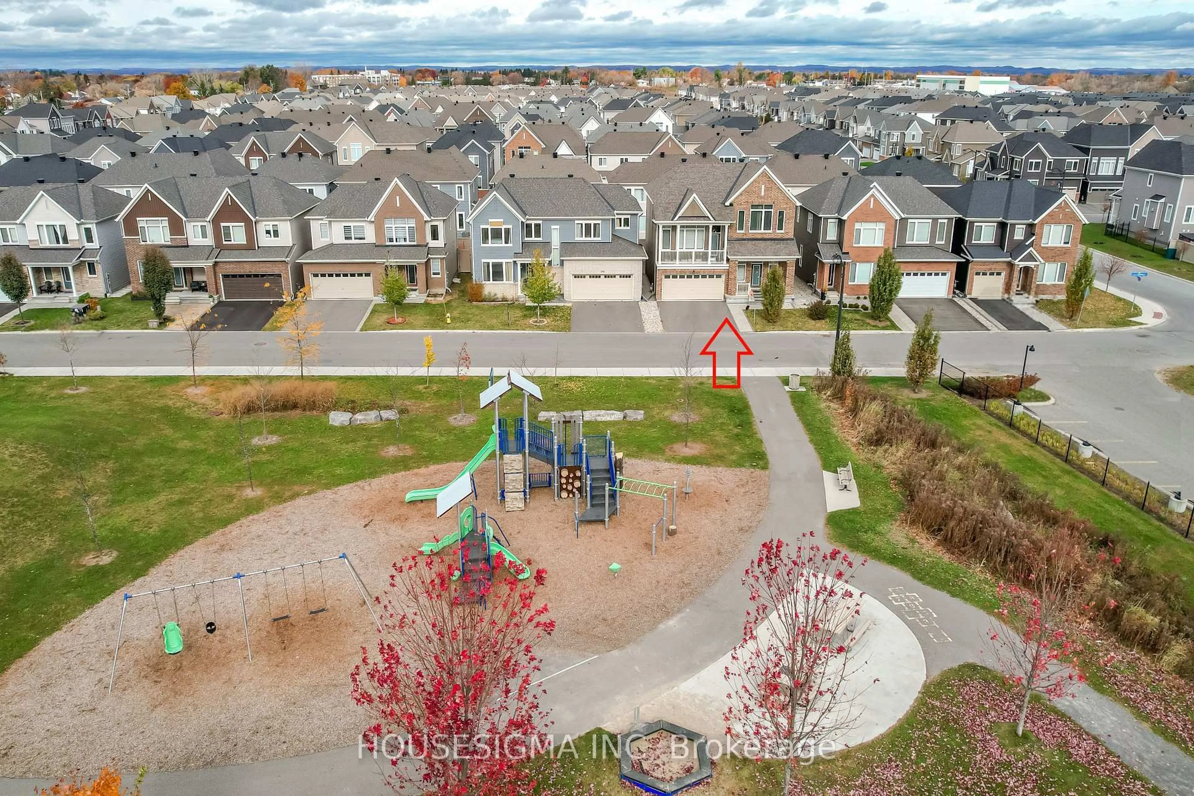 A pic from outside/outdoor area/front of a property/back of a property/a pic from drone, unknown for 547 PONTHIEU Circ, Ottawa Ontario K1W 0N5