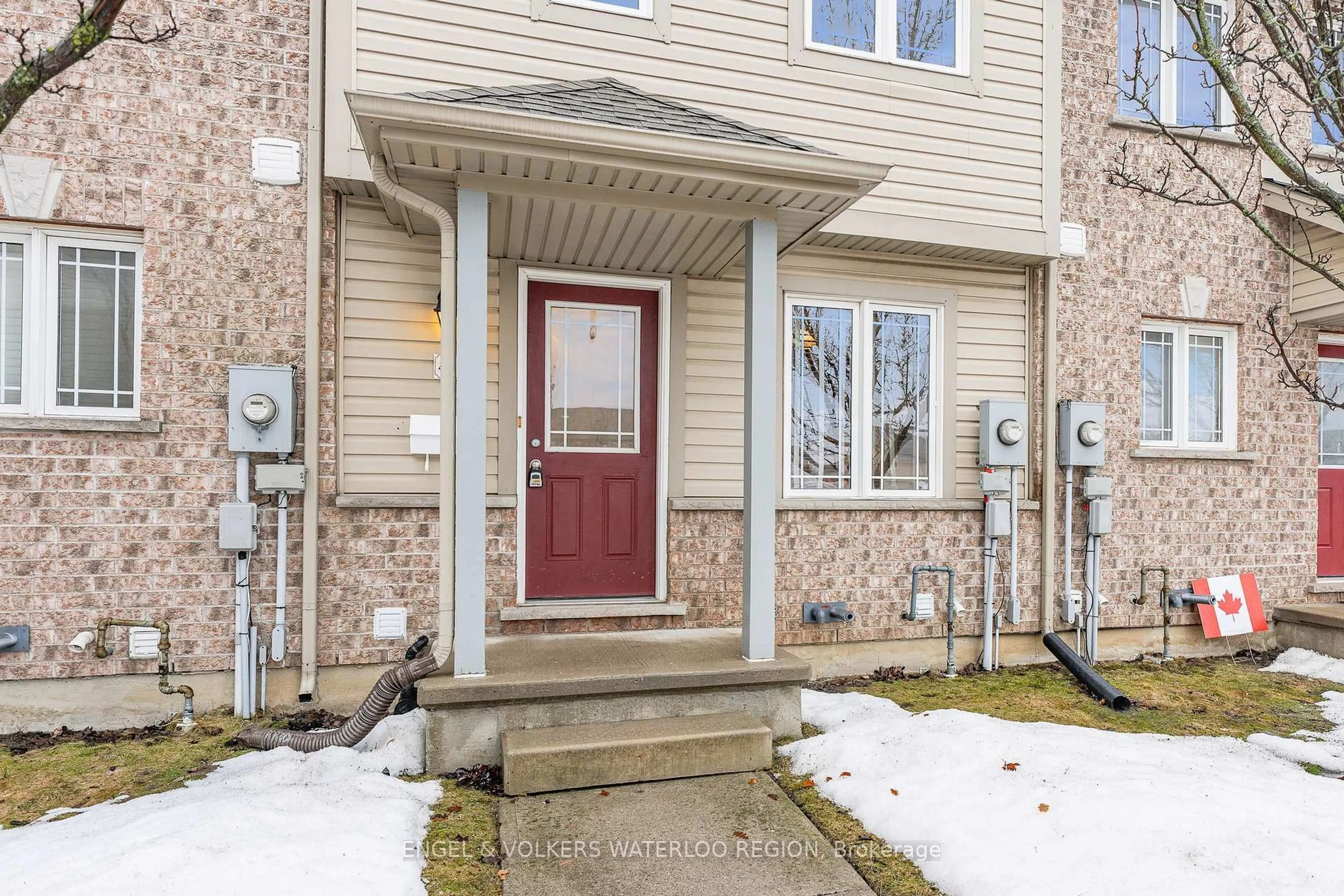 Indoor entryway for 535 Windflower Cres #49, Kitchener Ontario N2E 4L7