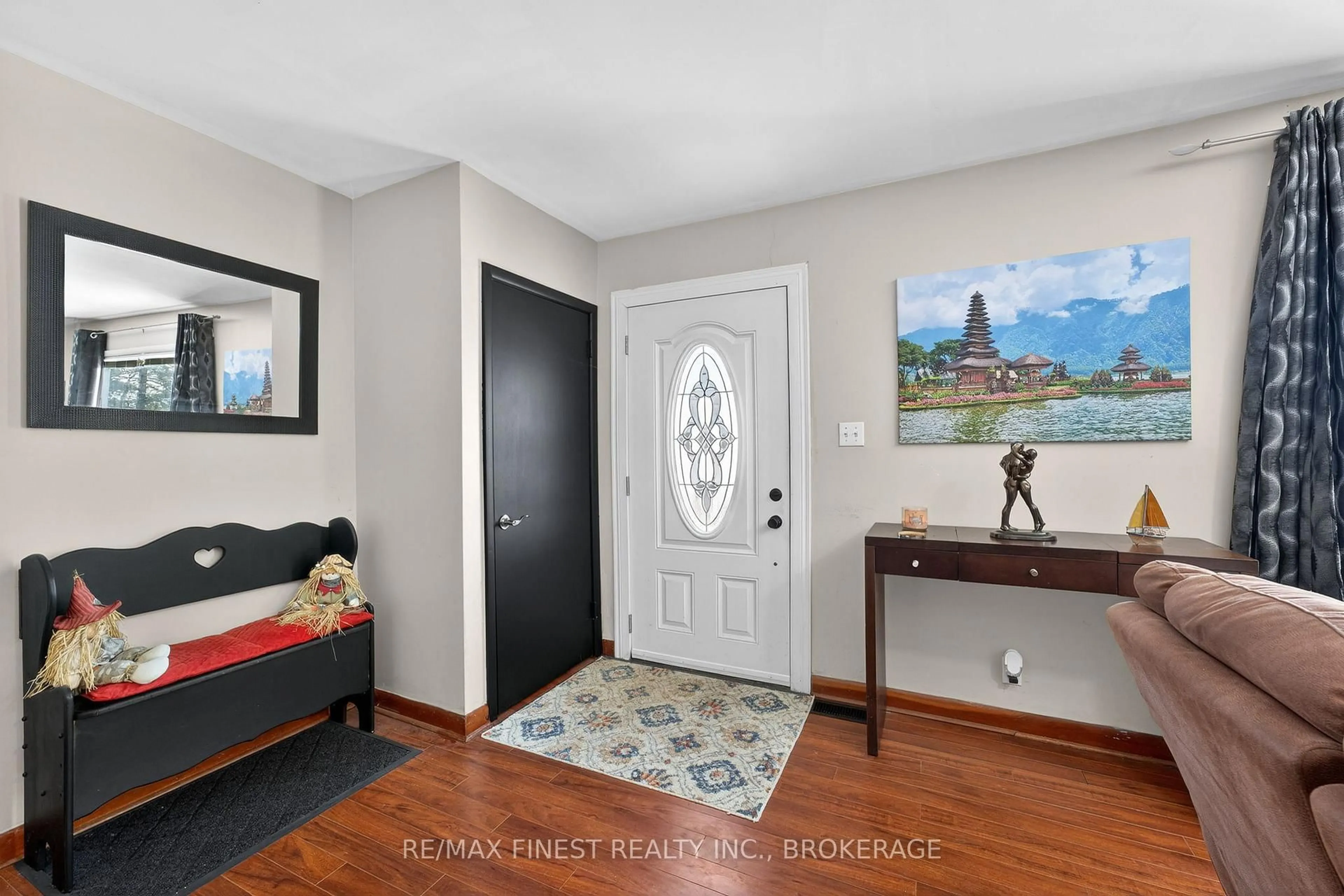 Indoor entryway for 3369 Perth Rd, Kingston Ontario K0H 1S0