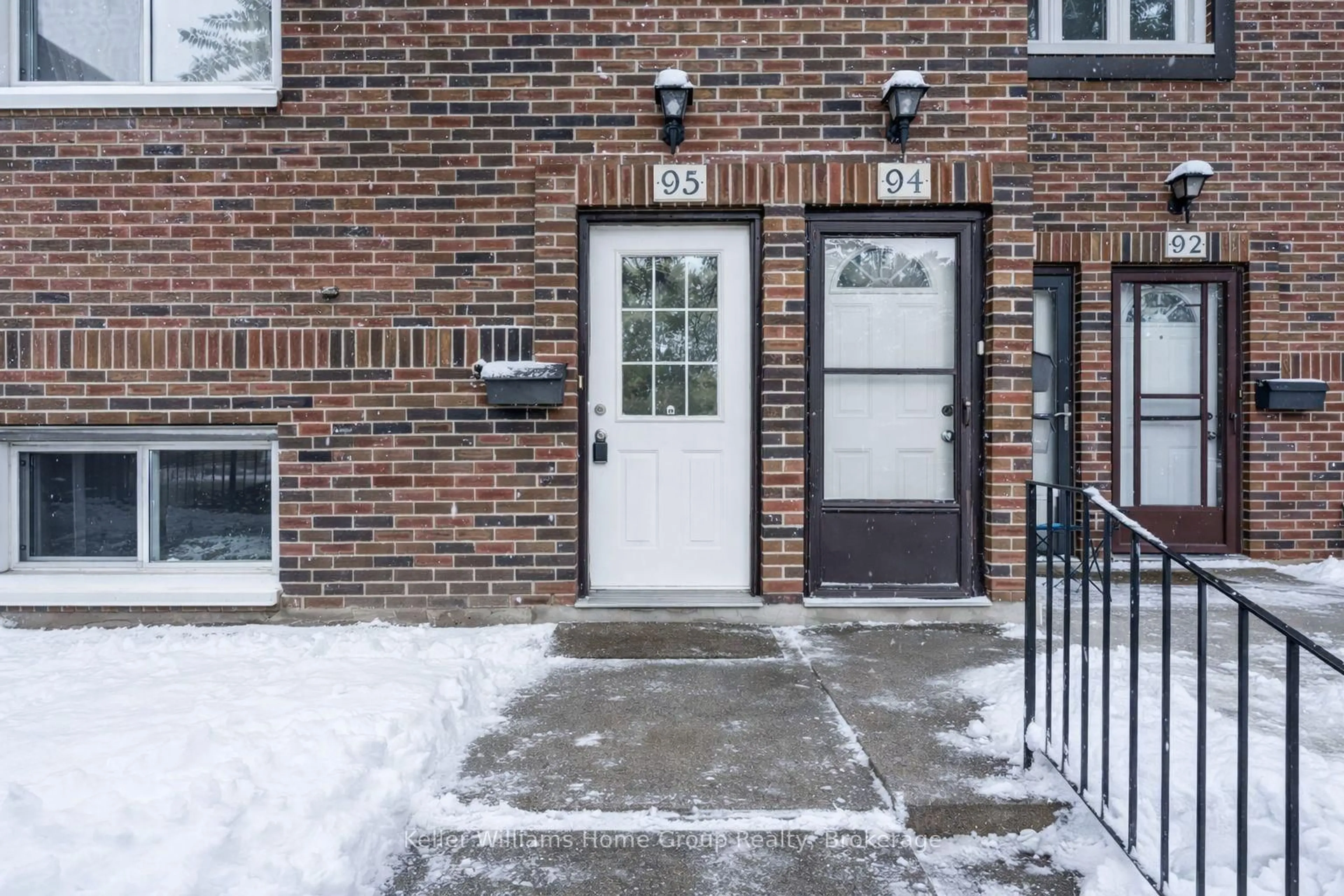 Indoor entryway for 49 Rhonda Rd #95, Guelph Ontario N1H 7A4