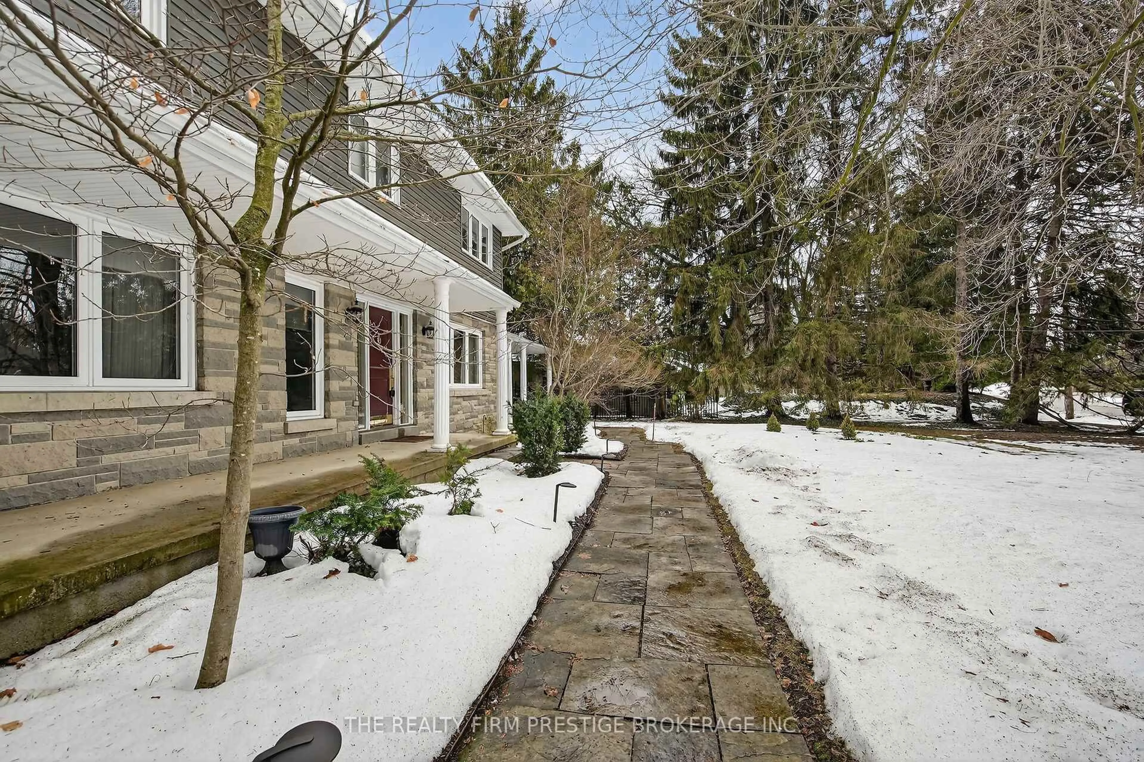 Unknown for 1597 Ryersie Rd, London North Ontario N6G 2S2