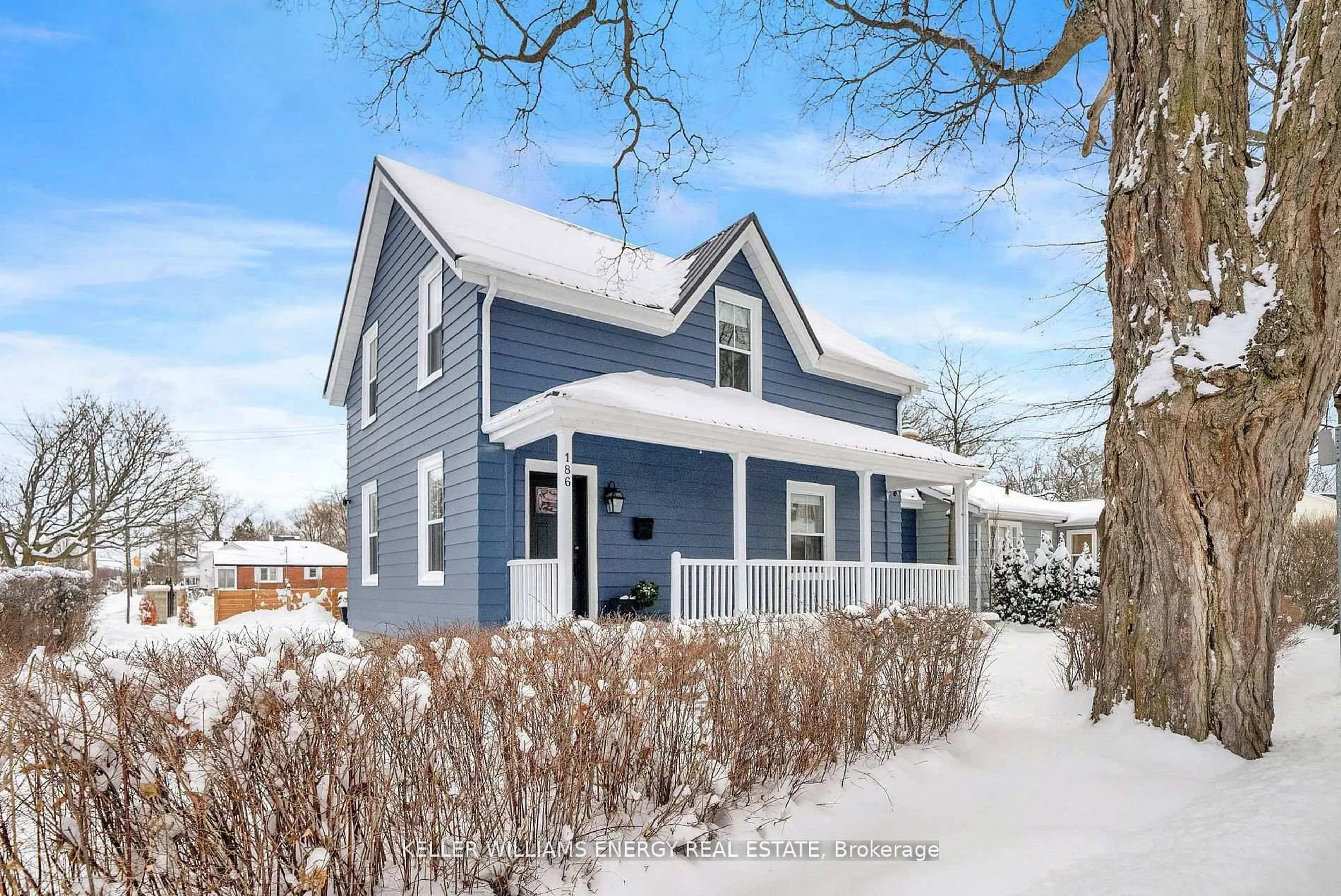 Home with vinyl exterior material, street for 186 Durham St, Cobourg Ontario K9A 3H6