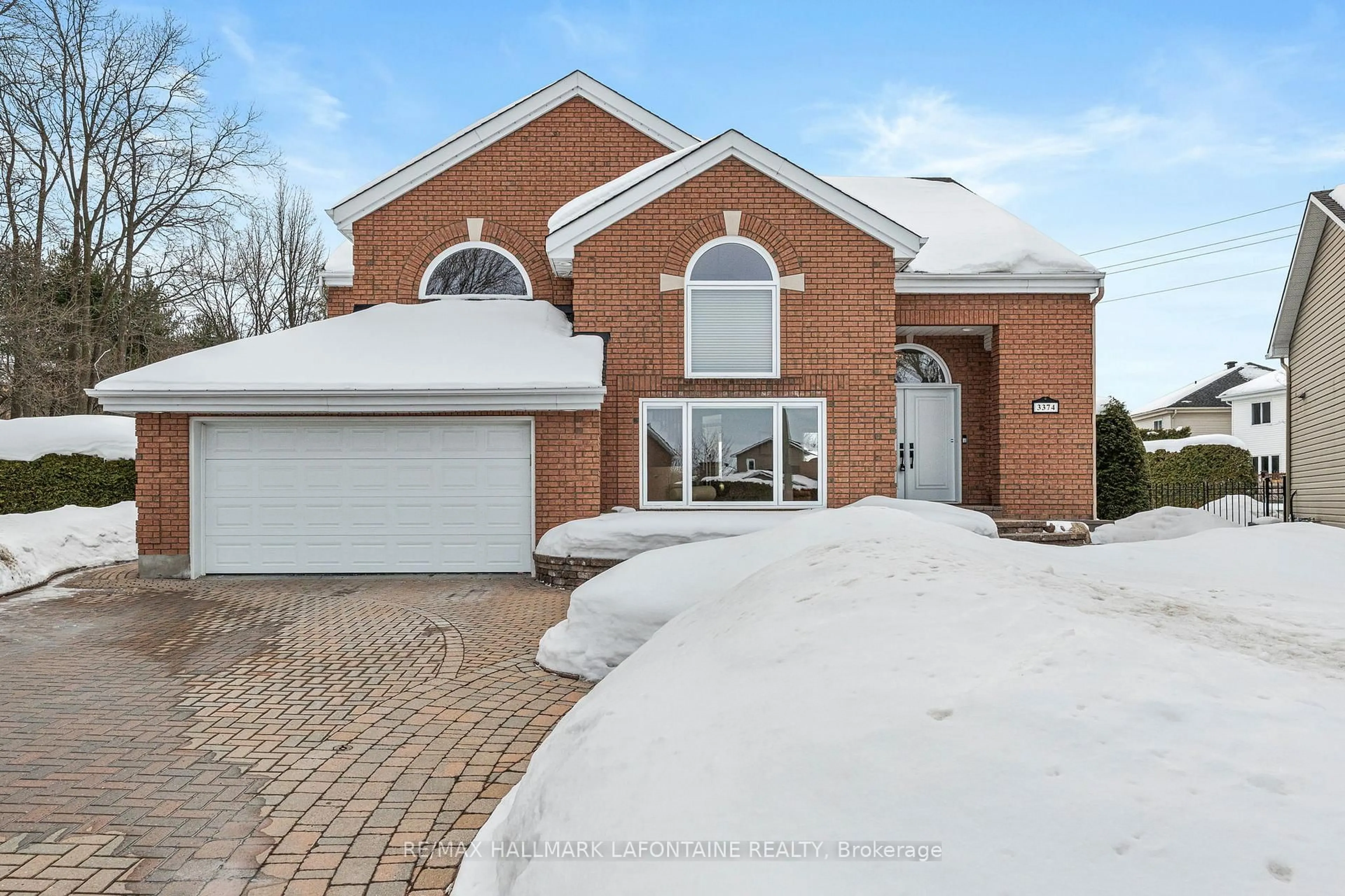 Home with brick exterior material, street for 3374 Descotes Circ, Clarence-Rockland Ontario K4K 1A8