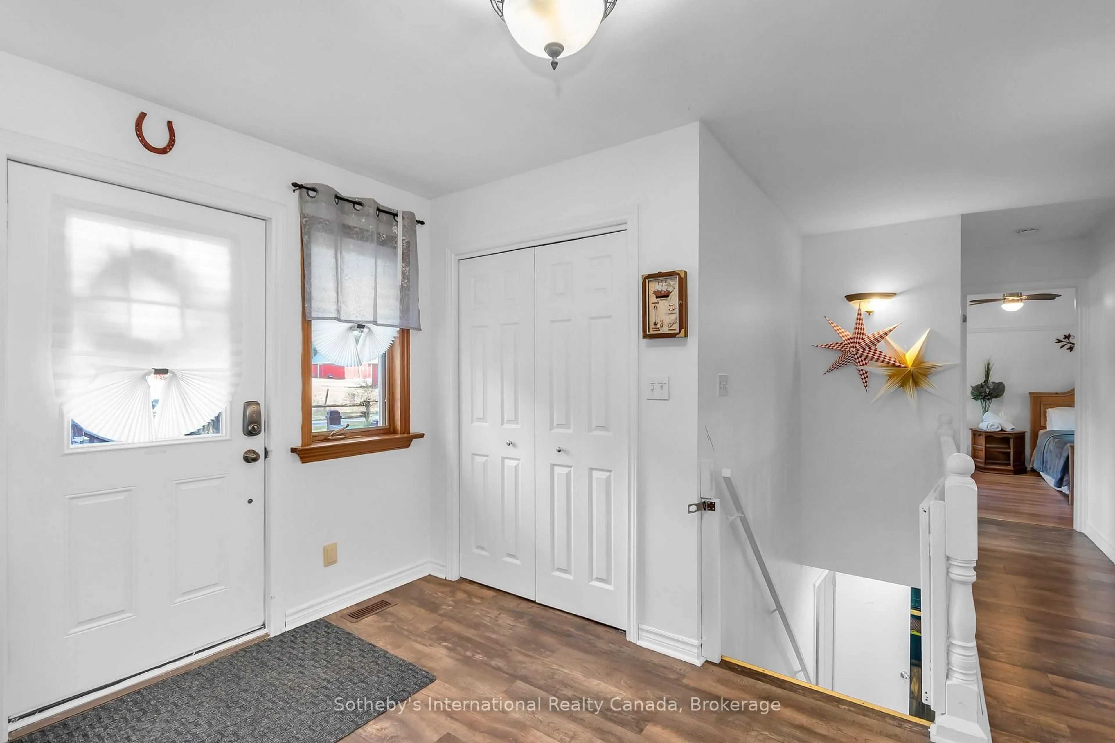 Indoor entryway for 21 SPARROW Rd, Kawartha Lakes Ontario K0M 1C0