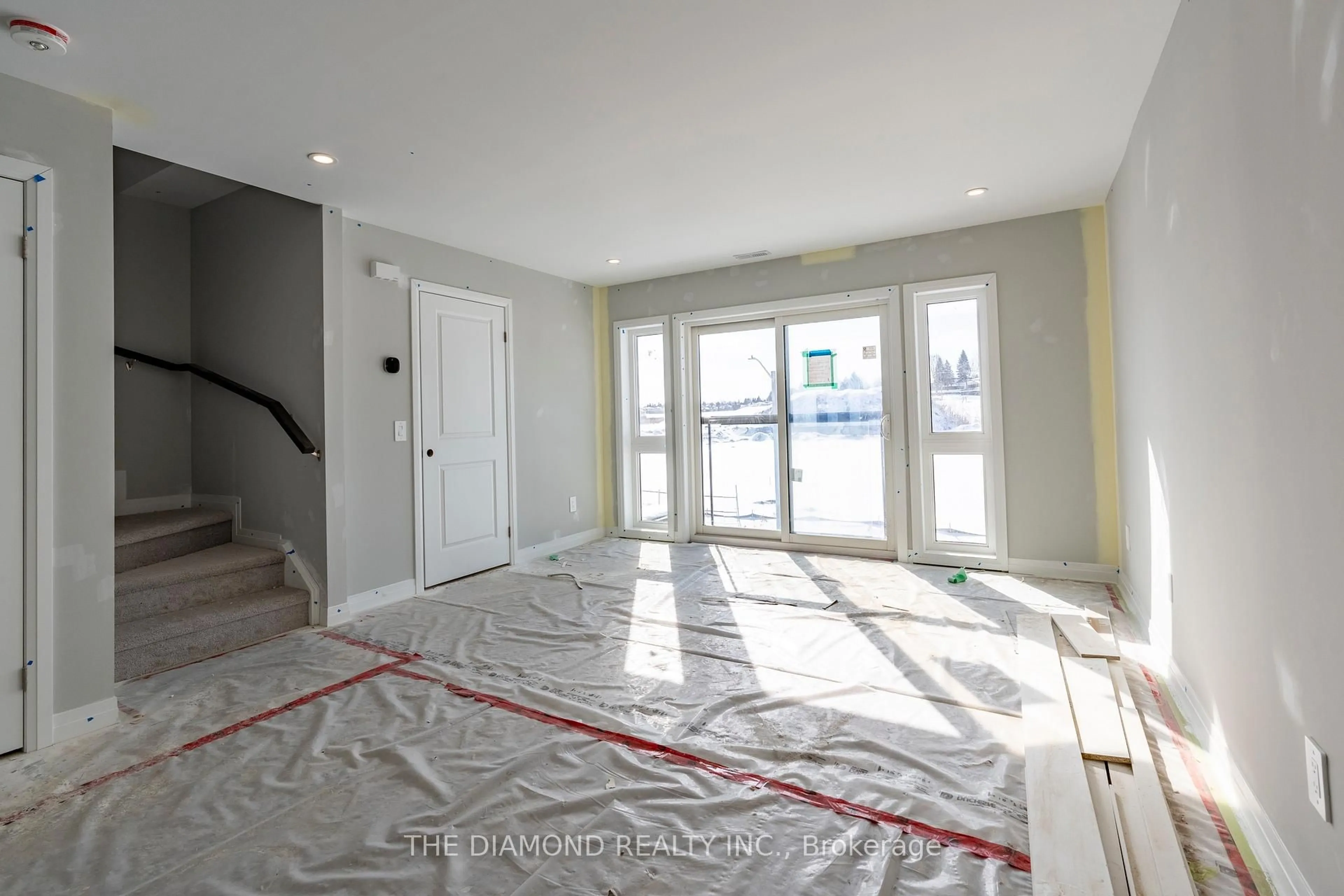 Indoor entryway for 130 Otterbein Rd #80, Kitchener Ontario N2B 3E4