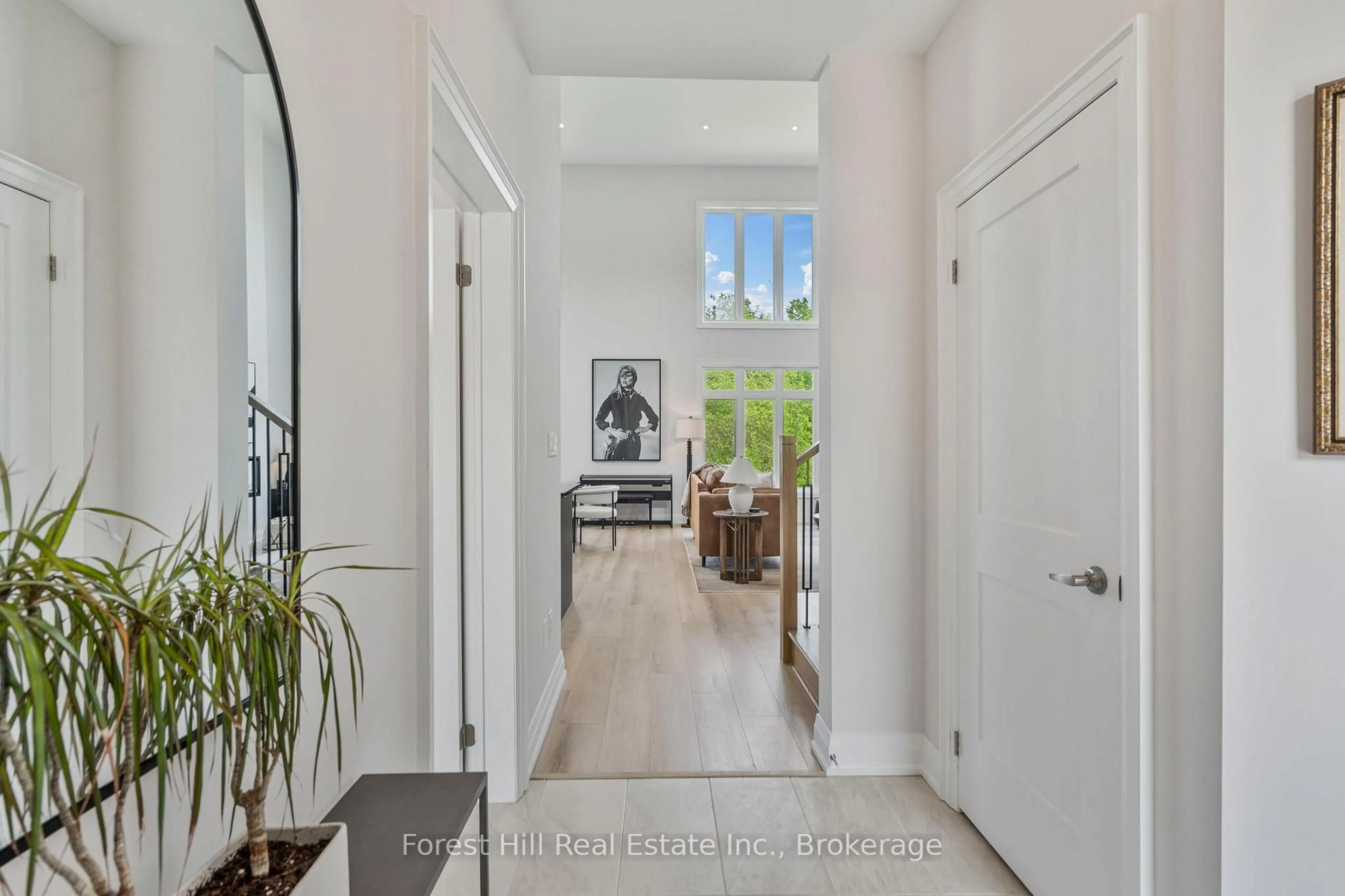 Indoor entryway for 87 Goldie Crt, Blue Mountains Ontario N0H 1J0