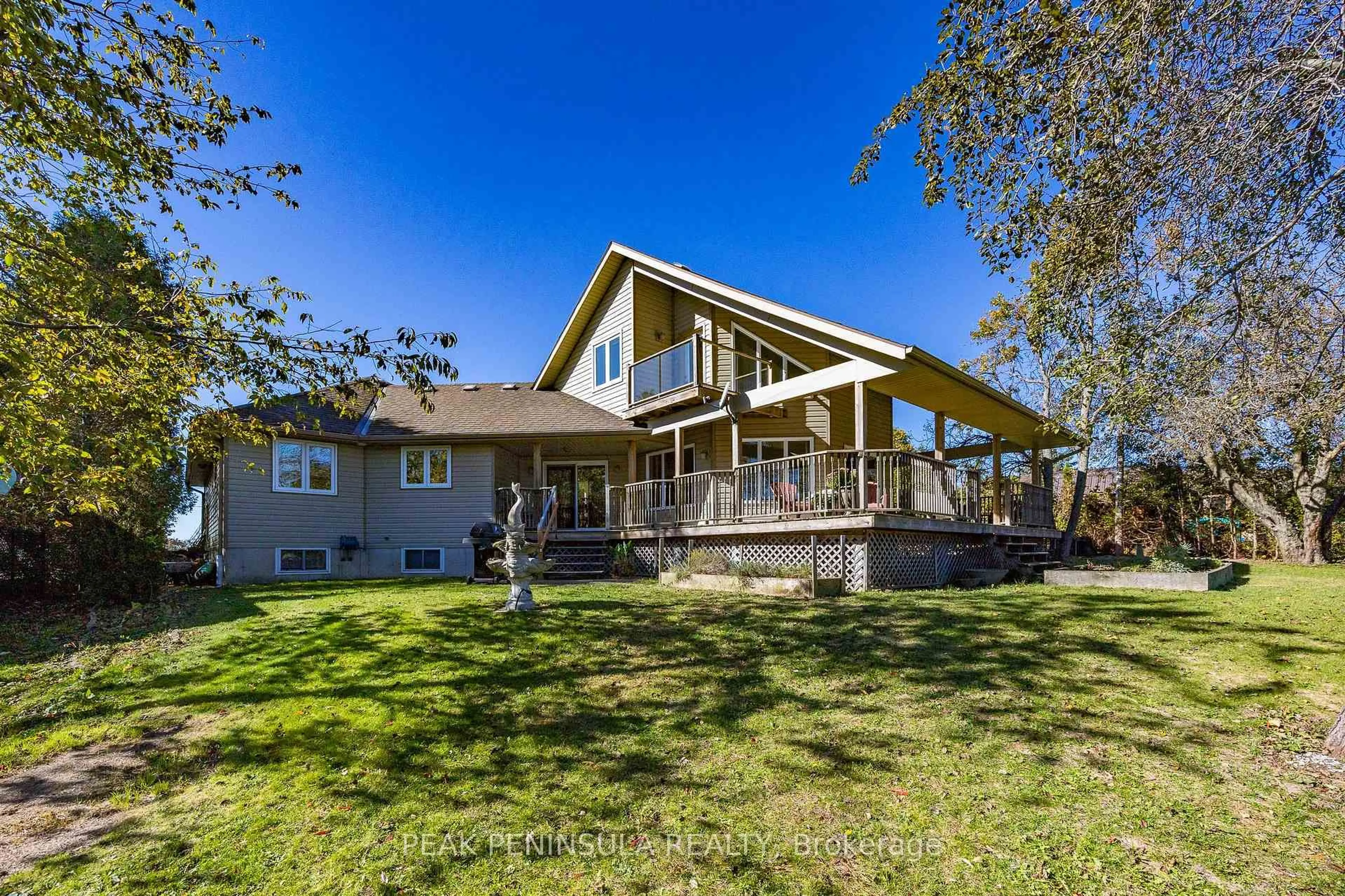 Home with vinyl exterior material, unknown for 1028 Hwy 59 Highway, Norfolk Ontario N0E 1M0