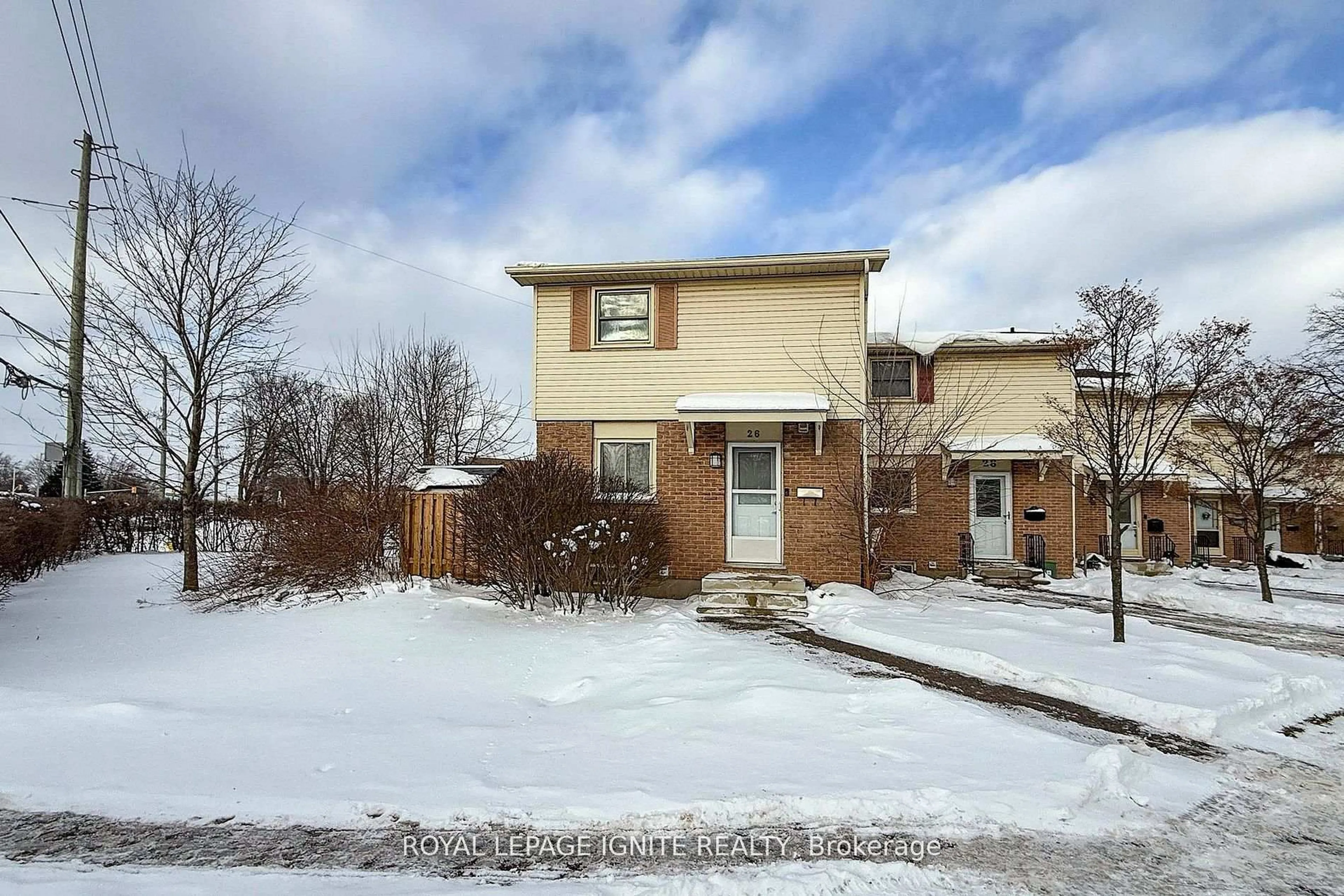 A pic from outside/outdoor area/front of a property/back of a property/a pic from drone, street for 230 Clarke Rd #26, London East Ontario N5W 5P5