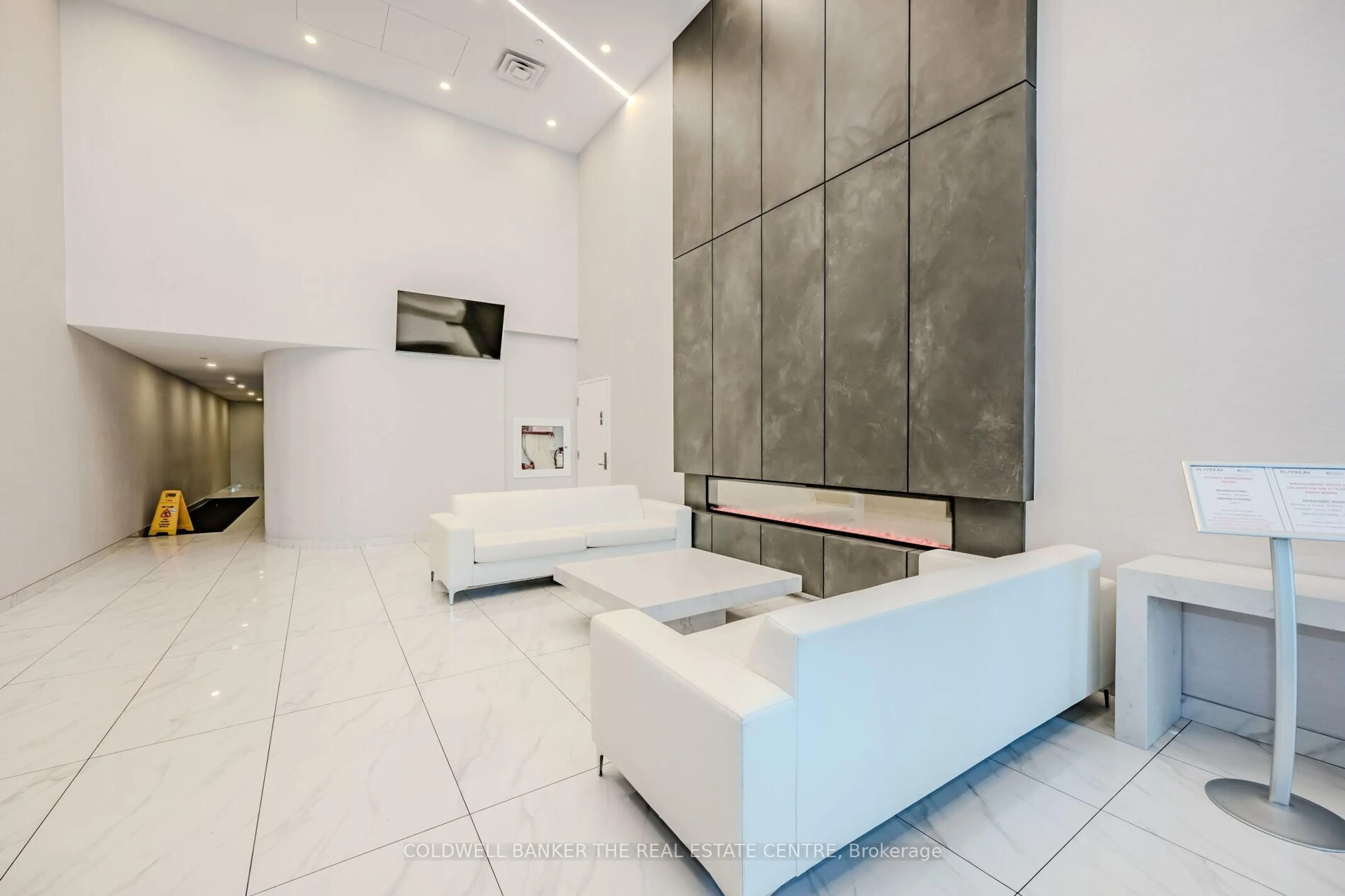 Lobby for 15 Queen St #610, Hamilton Ontario L8P 3R6