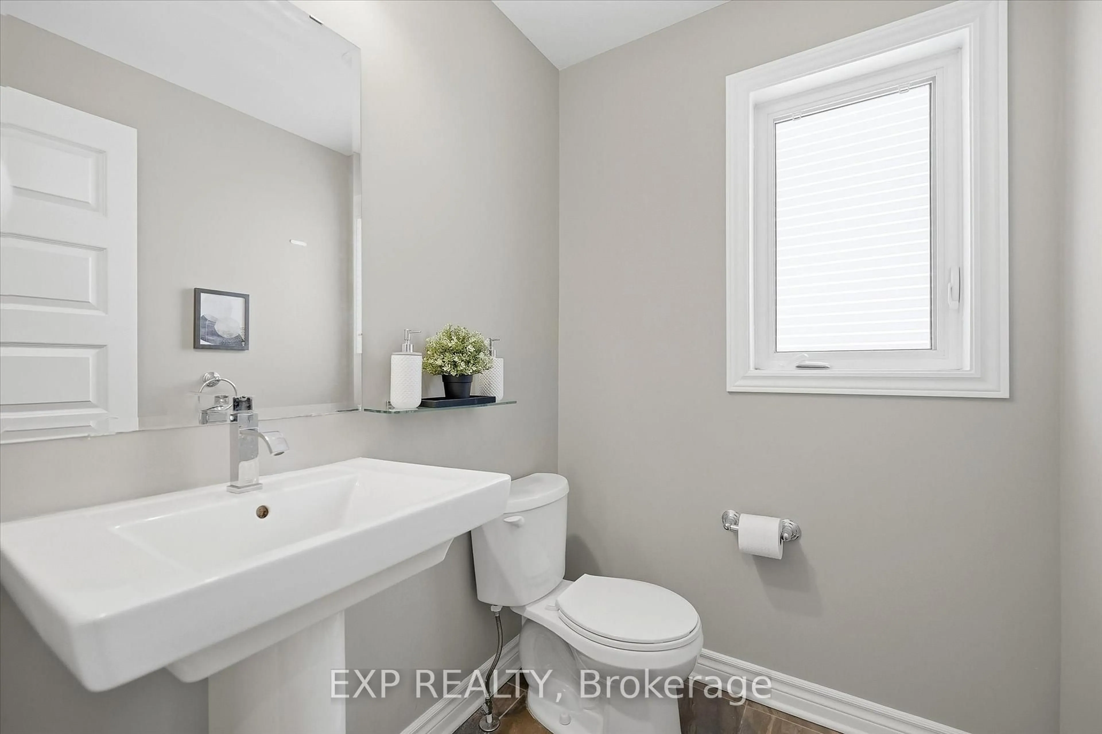 Standard bathroom, ceramic/tile floor for 647 Petrichor Cres, Ottawa Ontario K4A 0Y4