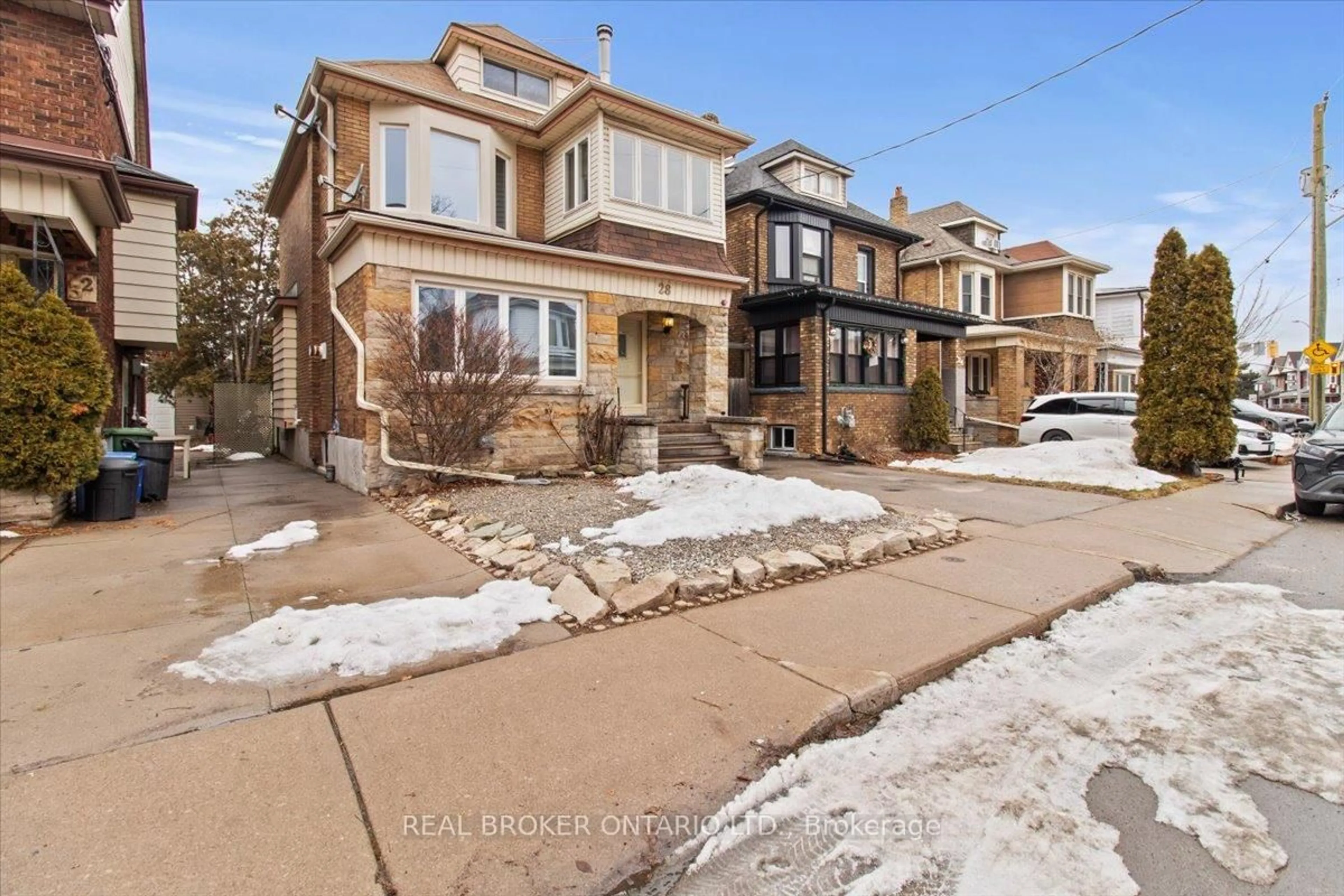 Home with brick exterior material, street for 28 Glendale Ave, Hamilton Ontario L8M 3E8