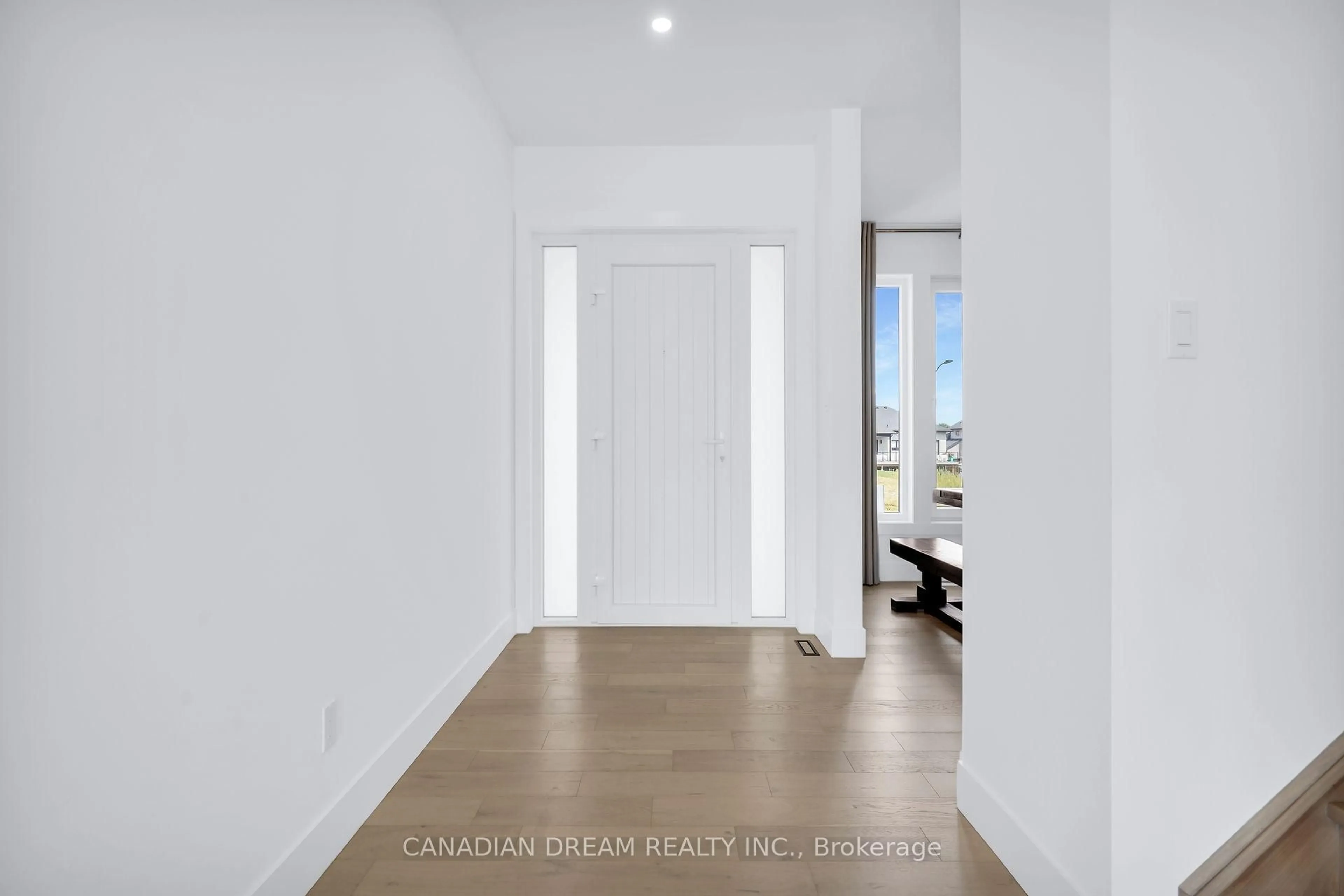 Indoor entryway for 77 Crestview Dr, Middlesex Centre Ontario N0L 1R0