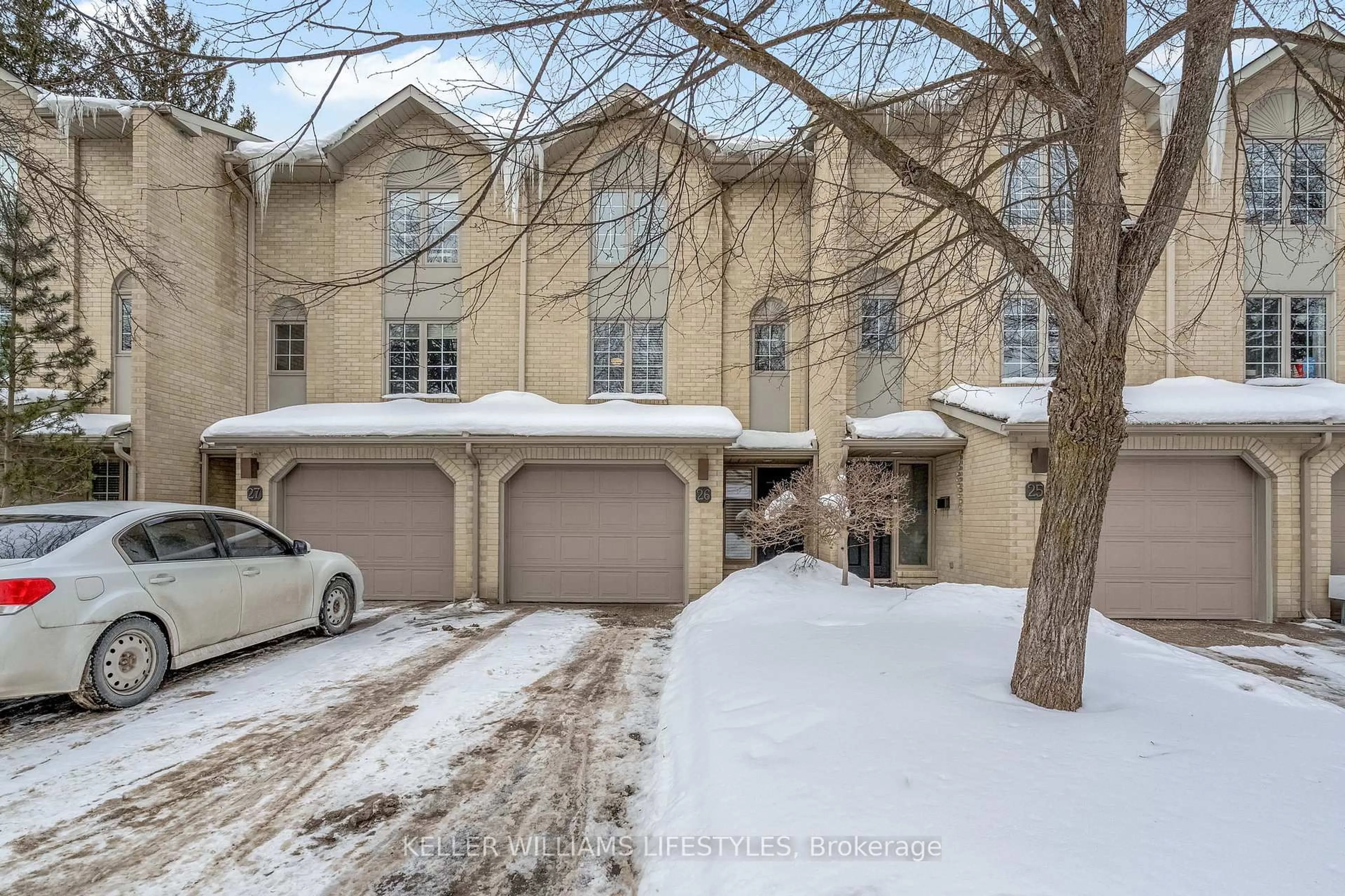 A pic from outside/outdoor area/front of a property/back of a property/a pic from drone, street for 1399 COMMISSIONERS Rd #26, London South Ontario N6K 4G9
