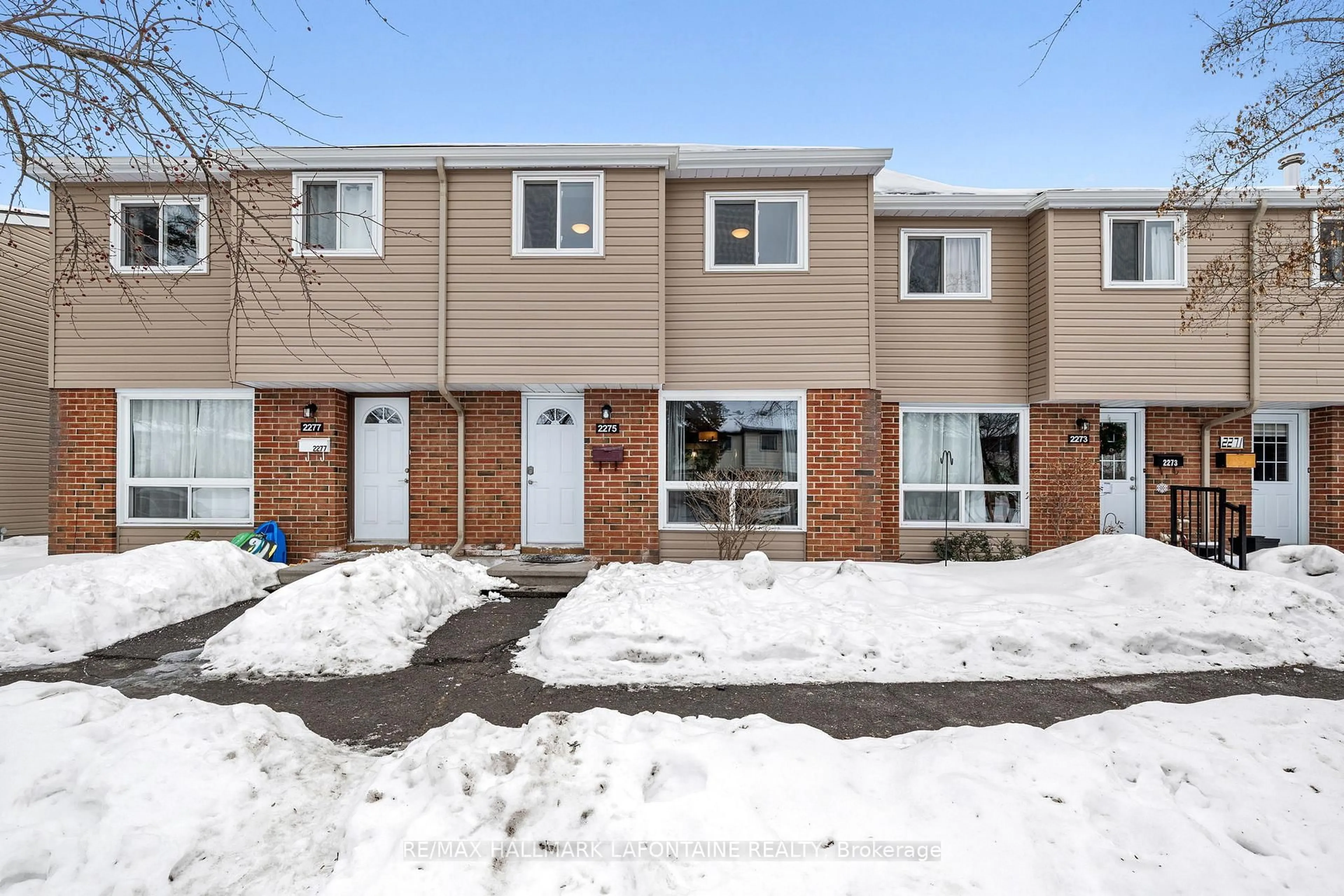 Unknown for 2275 Orient Park Dr, Ottawa Ontario K1B 4Y2
