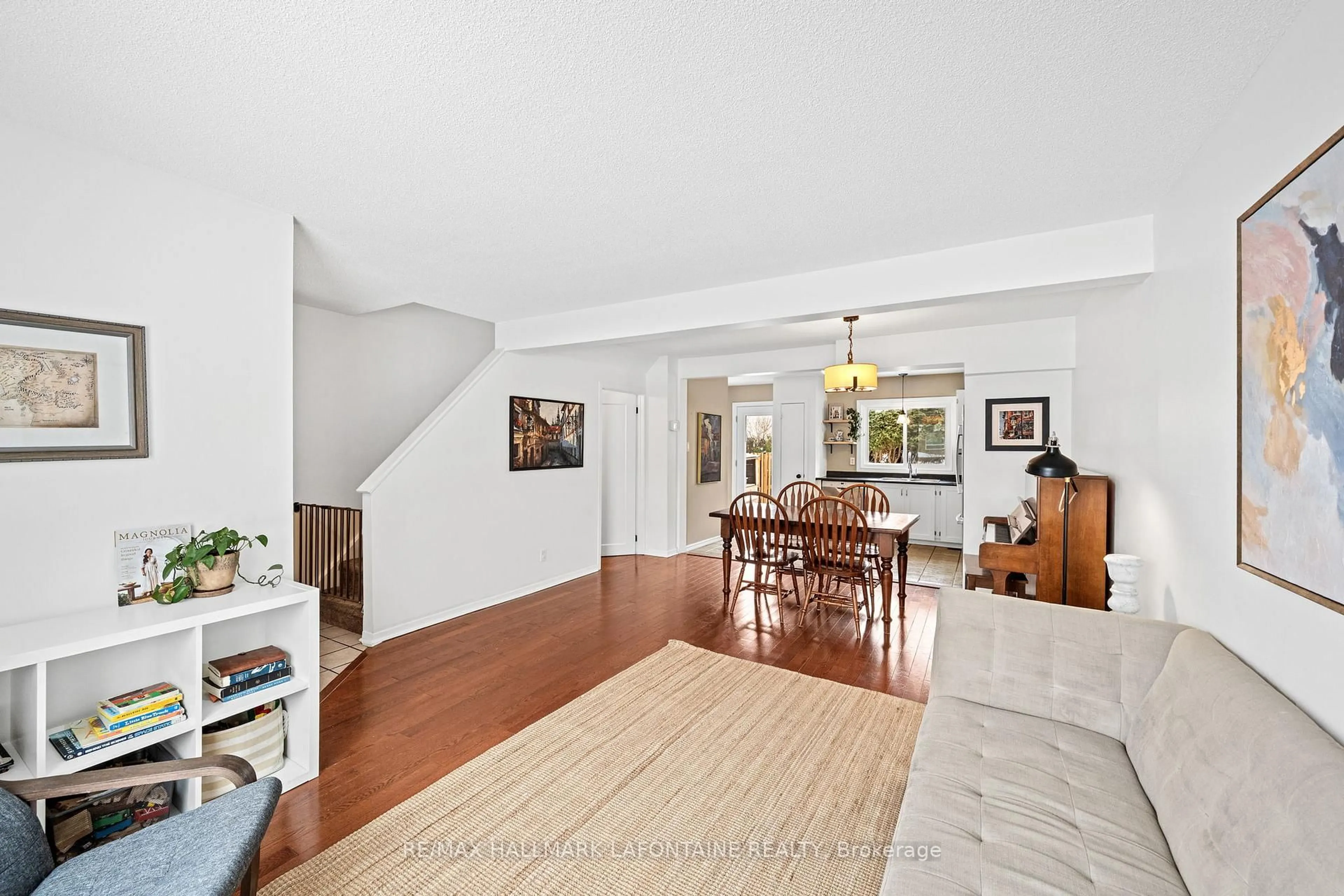 Unknown for 2275 Orient Park Dr, Ottawa Ontario K1B 4Y2