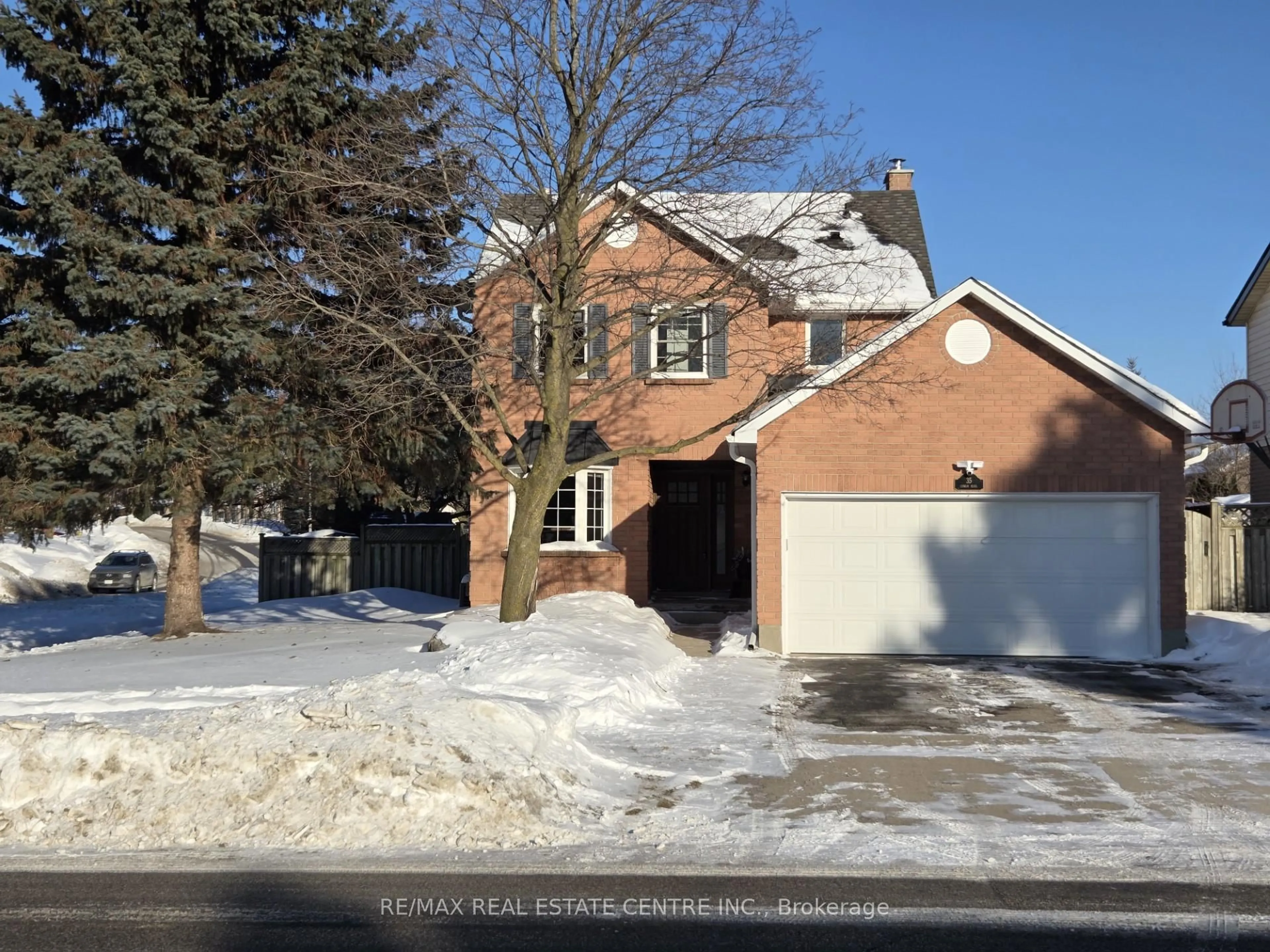 Home with brick exterior material, street for 35 Cowan Blvd, Cambridge Ontario N1T 1E6