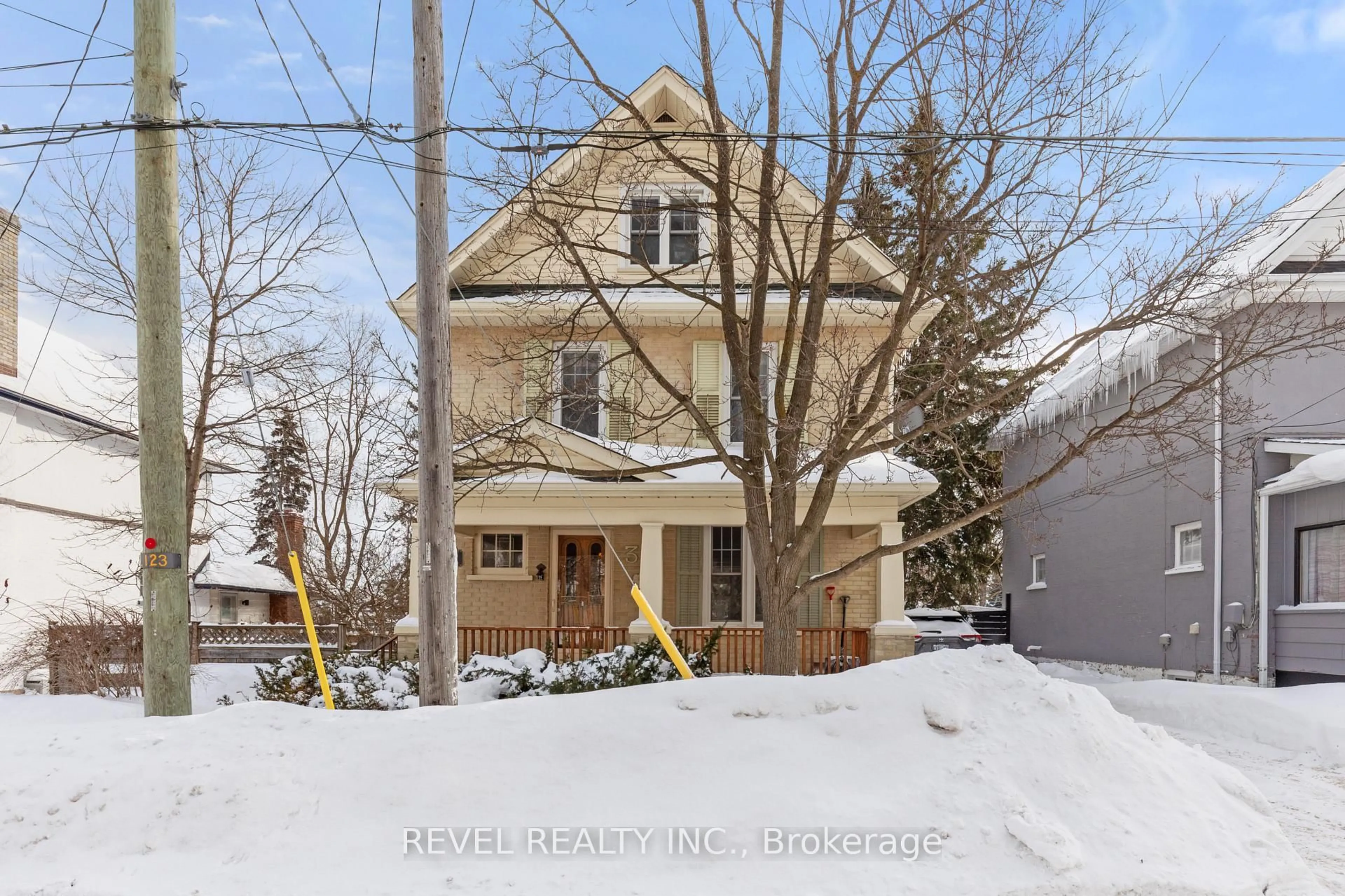 A pic from outside/outdoor area/front of a property/back of a property/a pic from drone, street for 31 Fair Ave, Kawartha Lakes Ontario K9V 3P2