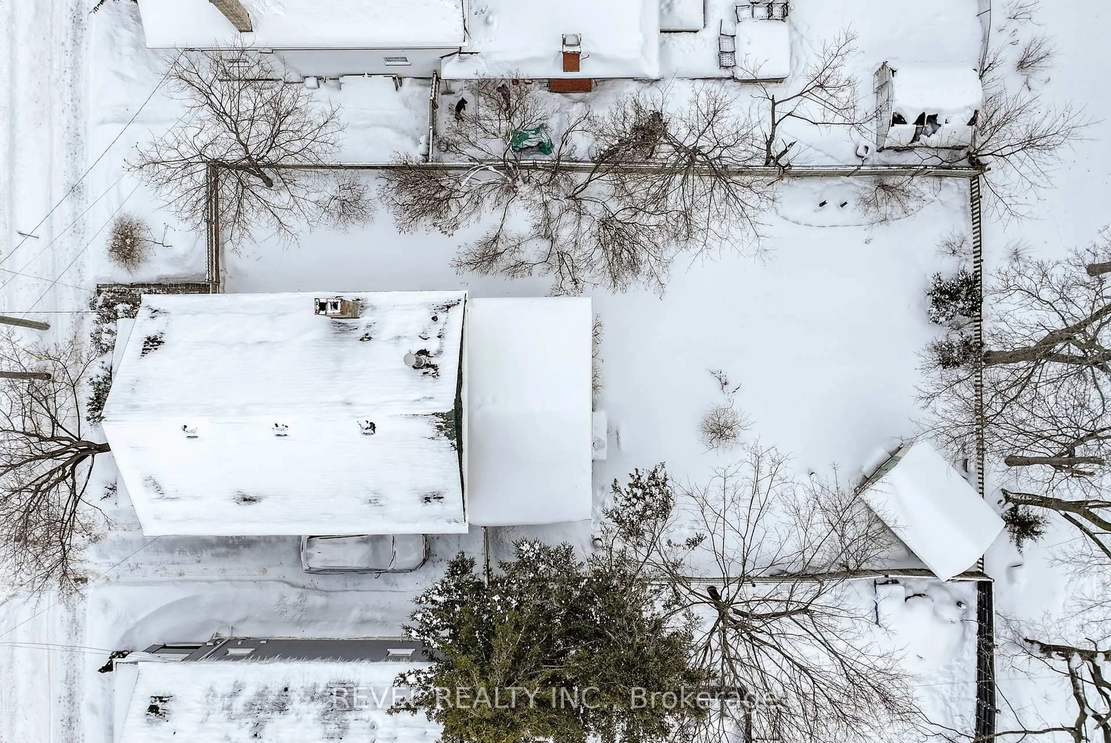 A pic from outside/outdoor area/front of a property/back of a property/a pic from drone, unknown for 31 Fair Ave, Kawartha Lakes Ontario K9V 3P2