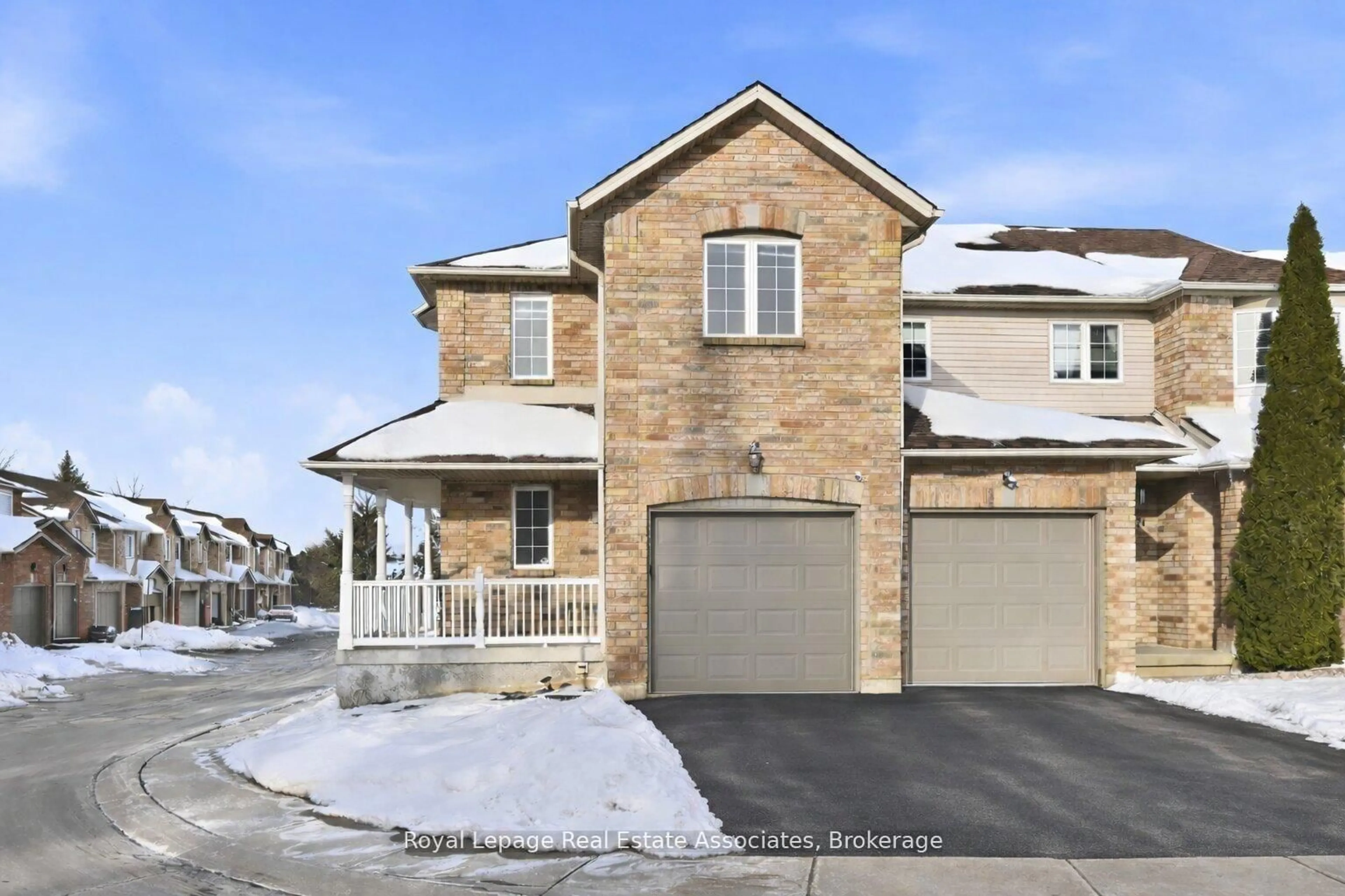 Home with brick exterior material, street for 346 Highland Rd #35, Hamilton Ontario L8J 3T3