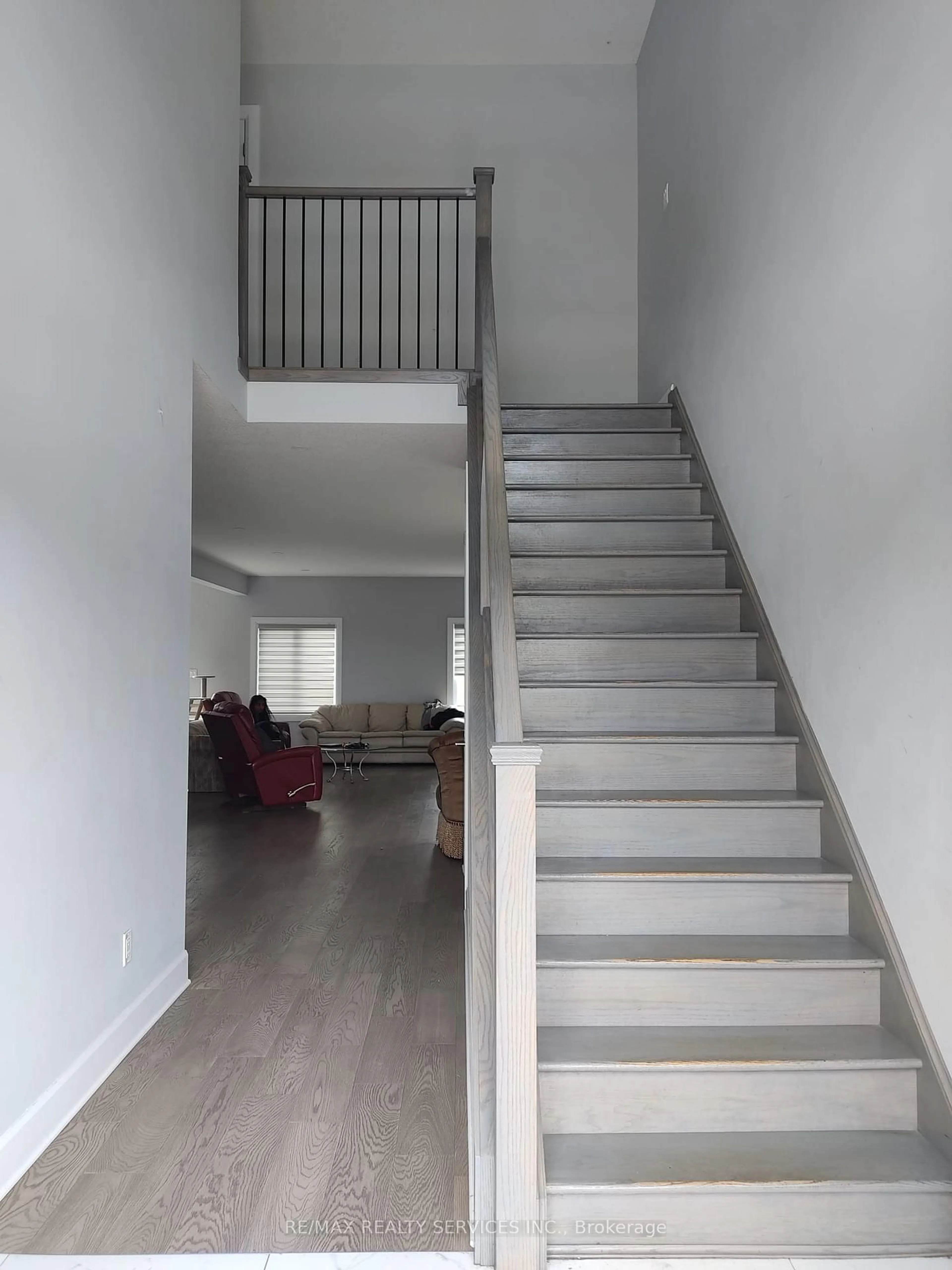 Stairs for 1573 Dylan St, London East Ontario N5V 5J3