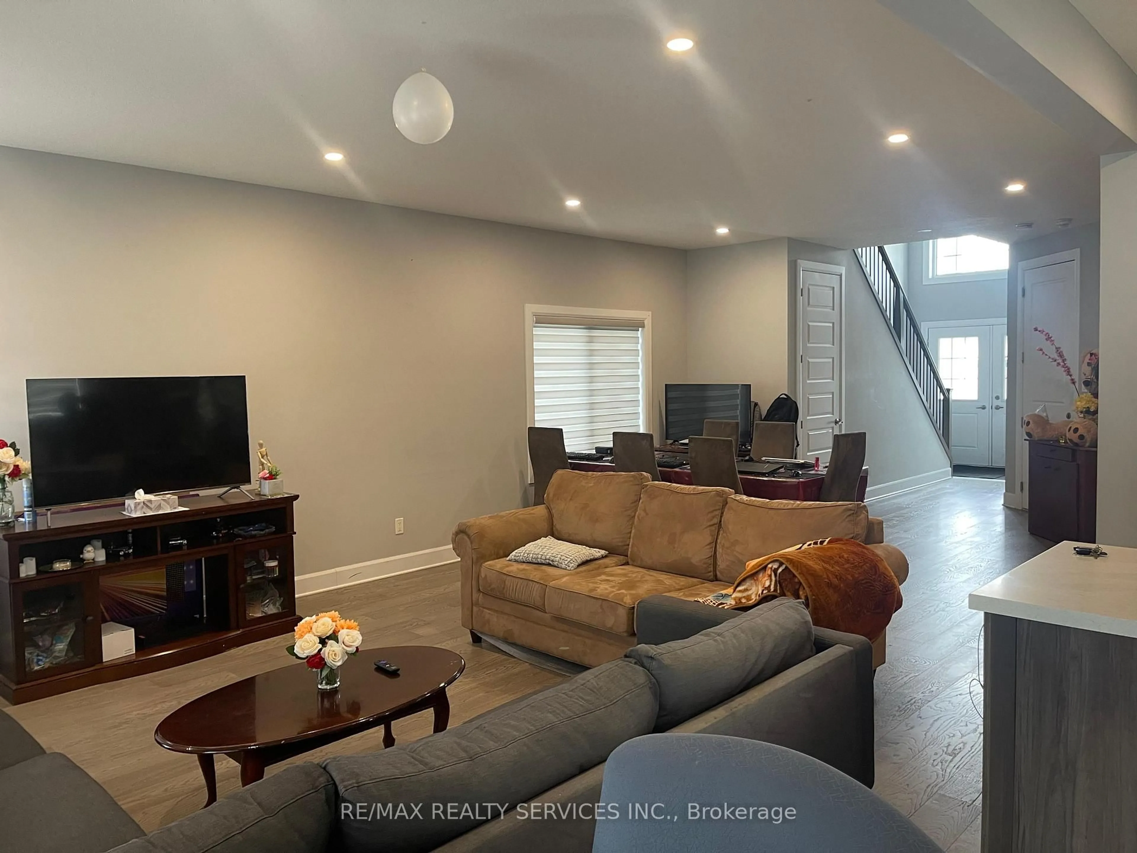 Living room with furniture, unknown for 1573 Dylan St, London East Ontario N5V 5J3