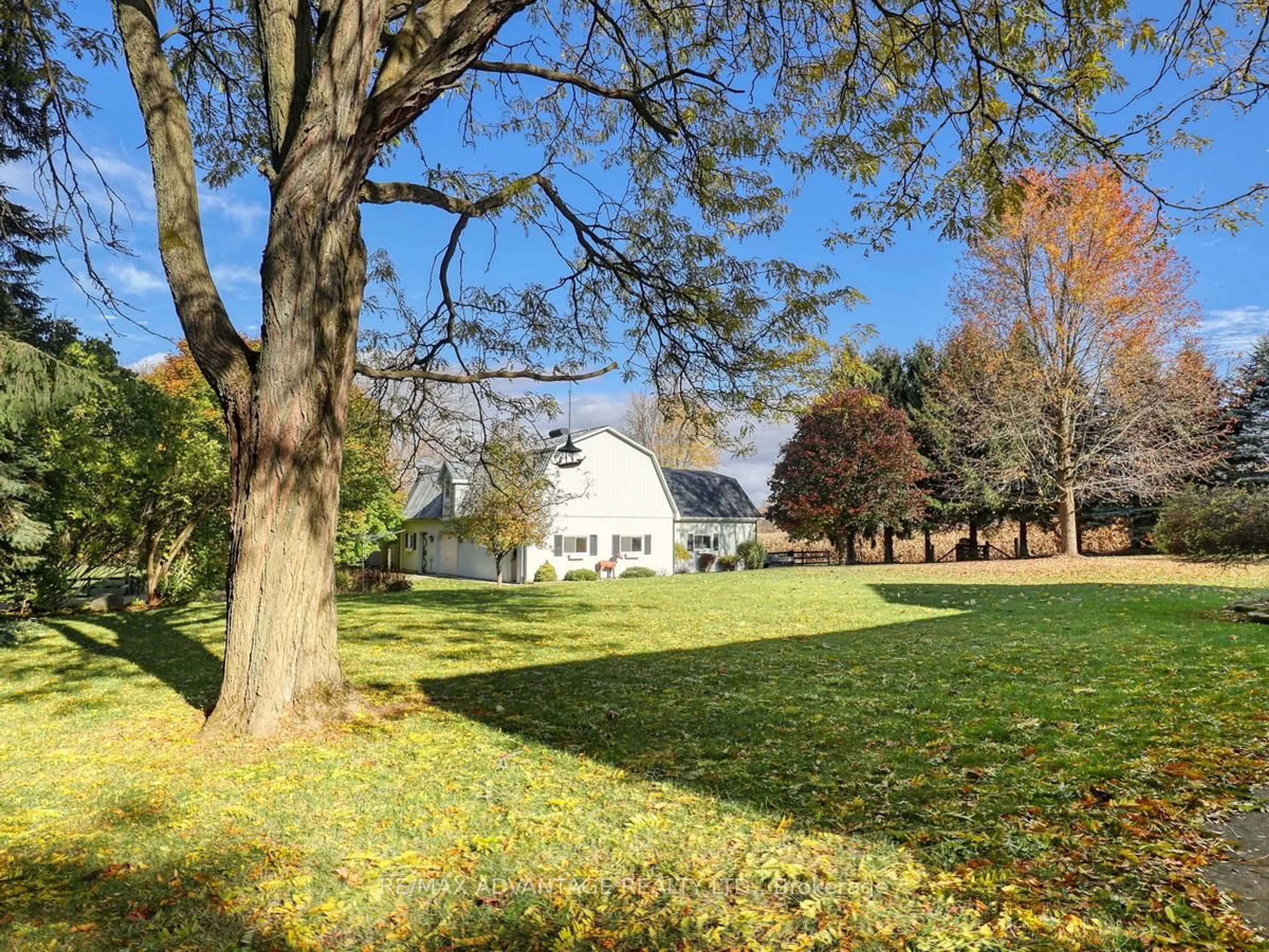 A pic from outside/outdoor area/front of a property/back of a property/a pic from drone, unknown for 17248 Wyton Dr, Thames Centre Ontario N0M 2P0