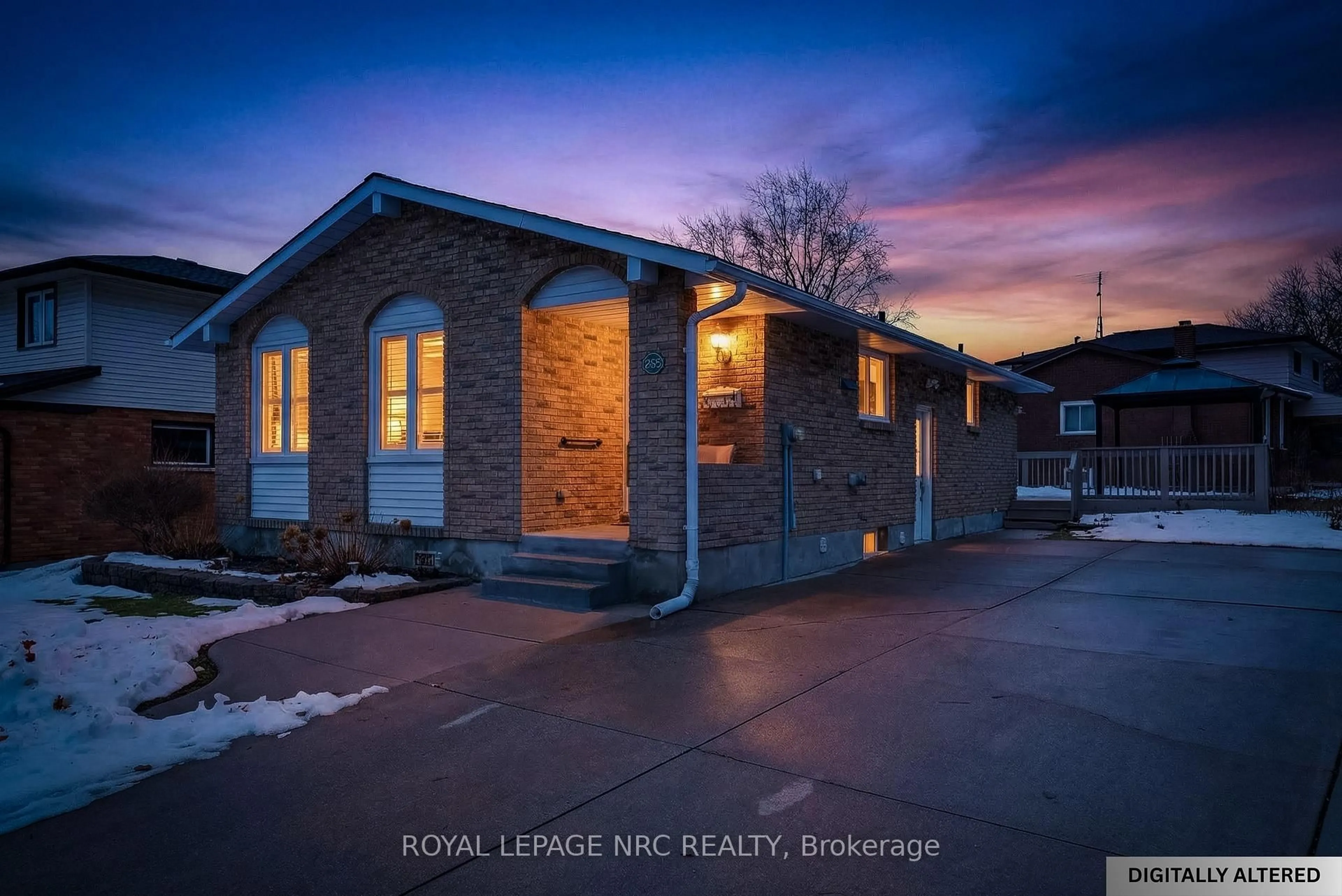 Home with brick exterior material, street for 3292 Appleford Ave, Niagara Falls Ontario L2J 3N9