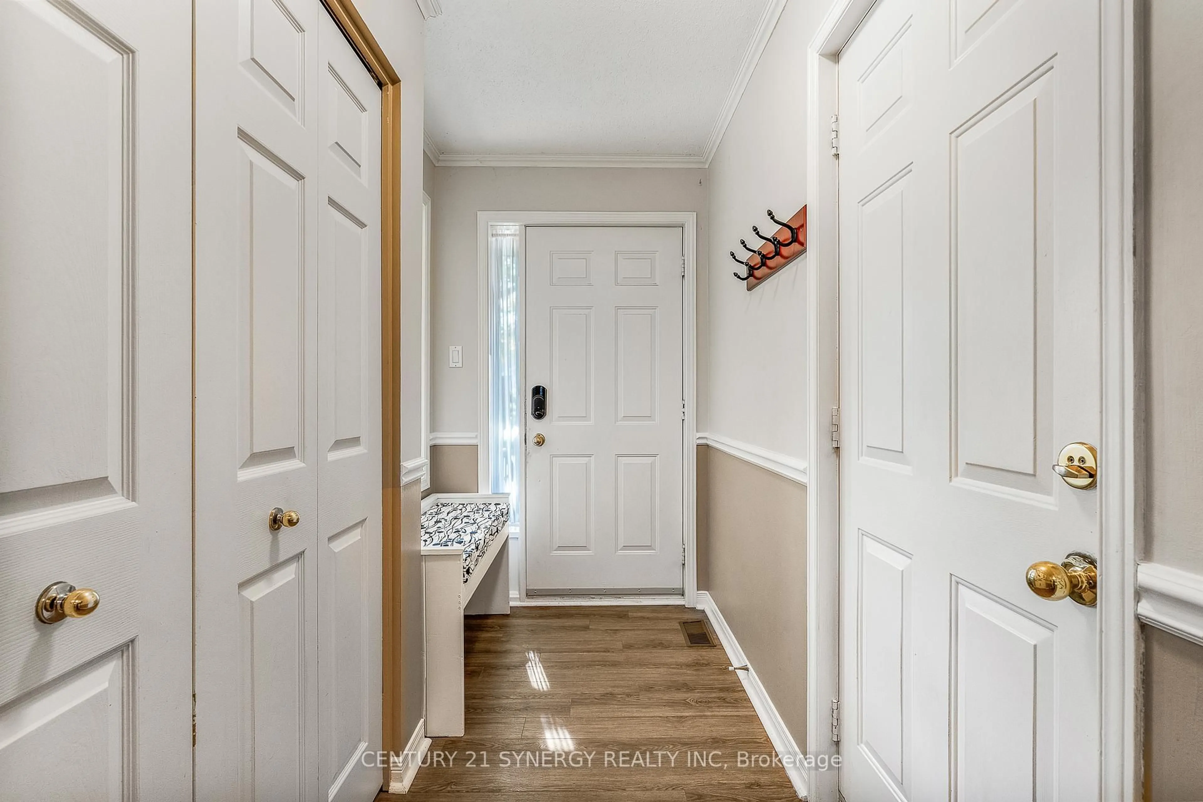 Indoor entryway for 32 Innesbrook Crt #16, Ottawa Ontario K2S 1C7