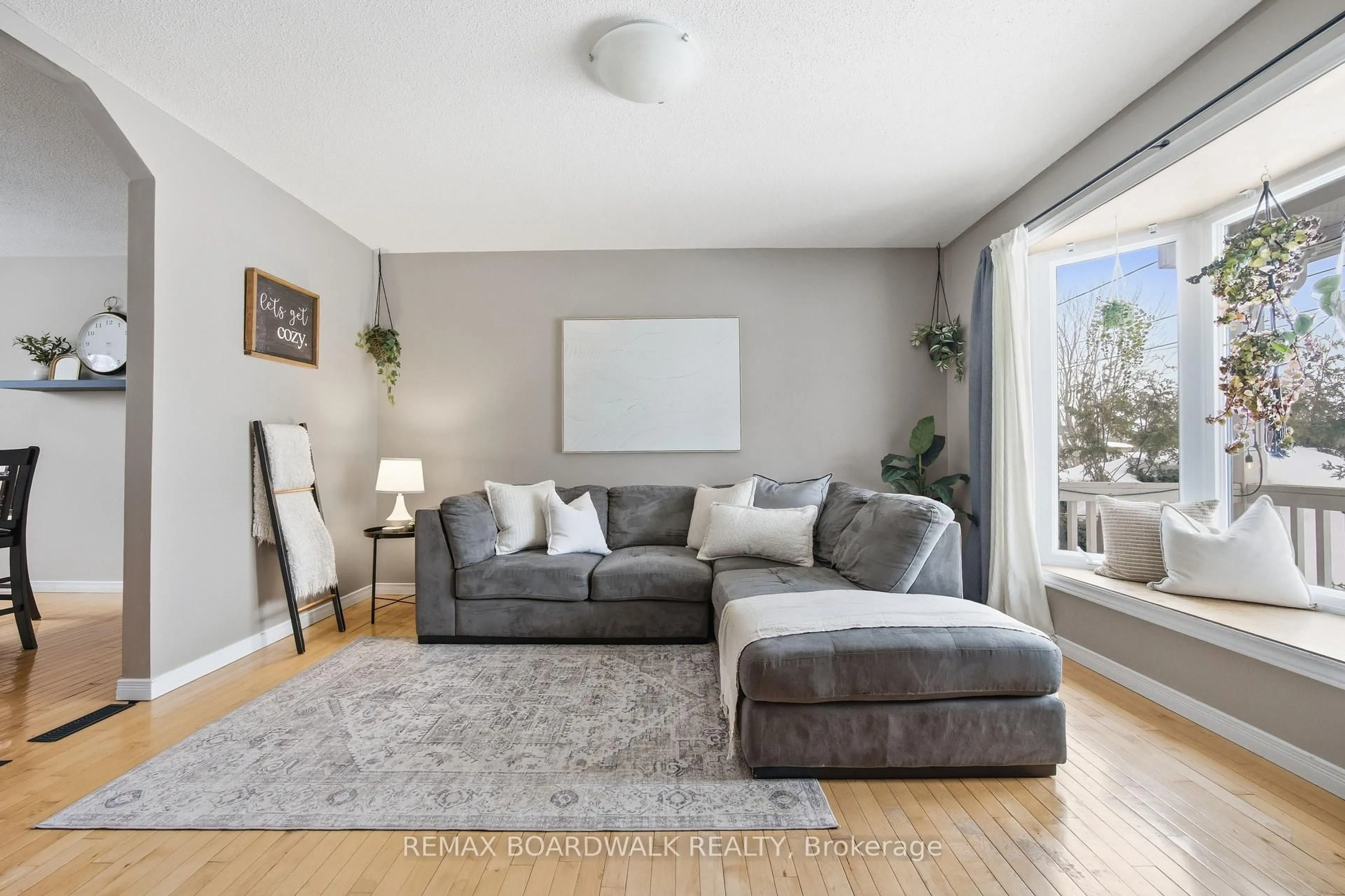 Living room with furniture, unknown for 32 Provost St, Perth Ontario K7H 3H1