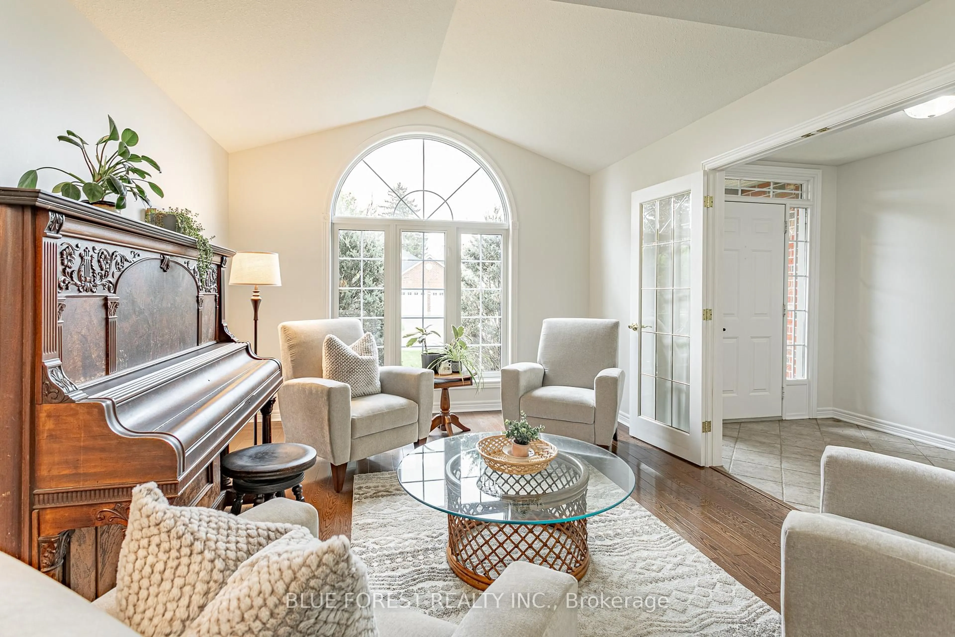 Living room with furniture, unknown for 49 Parkview Dr, Thames Centre Ontario N0L 1G2