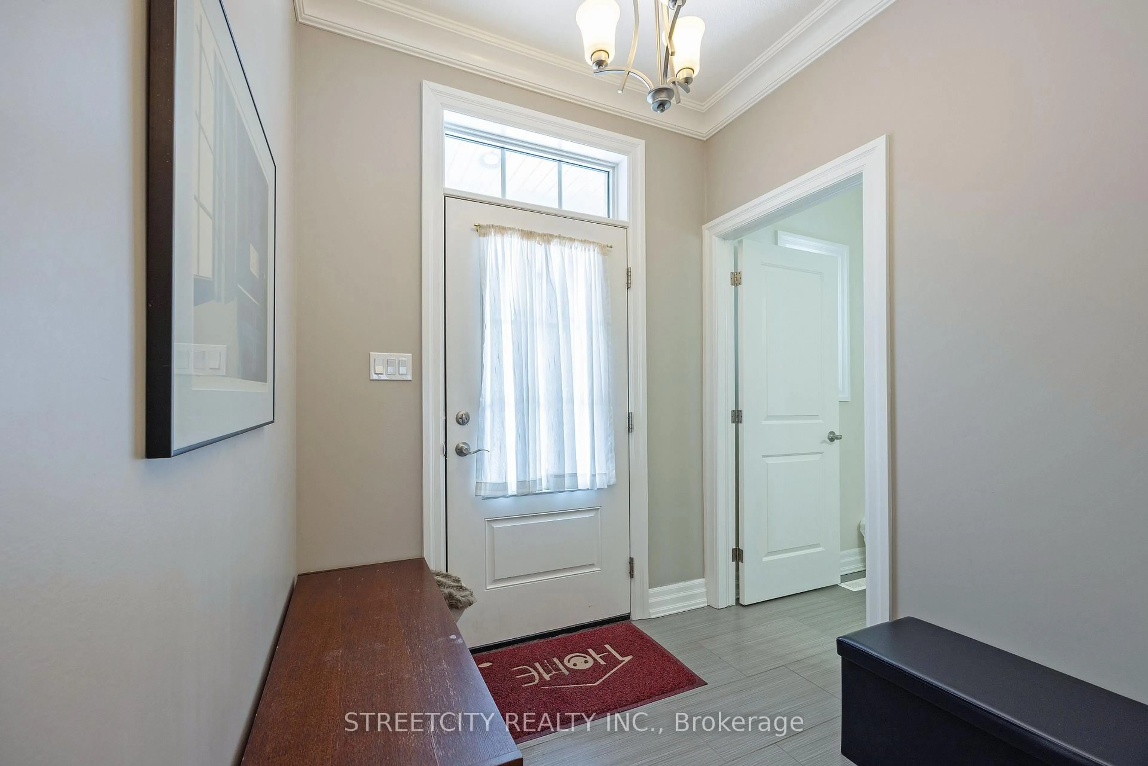 Indoor entryway for 490 Phyllis St, London South Ontario N6J 2Z4