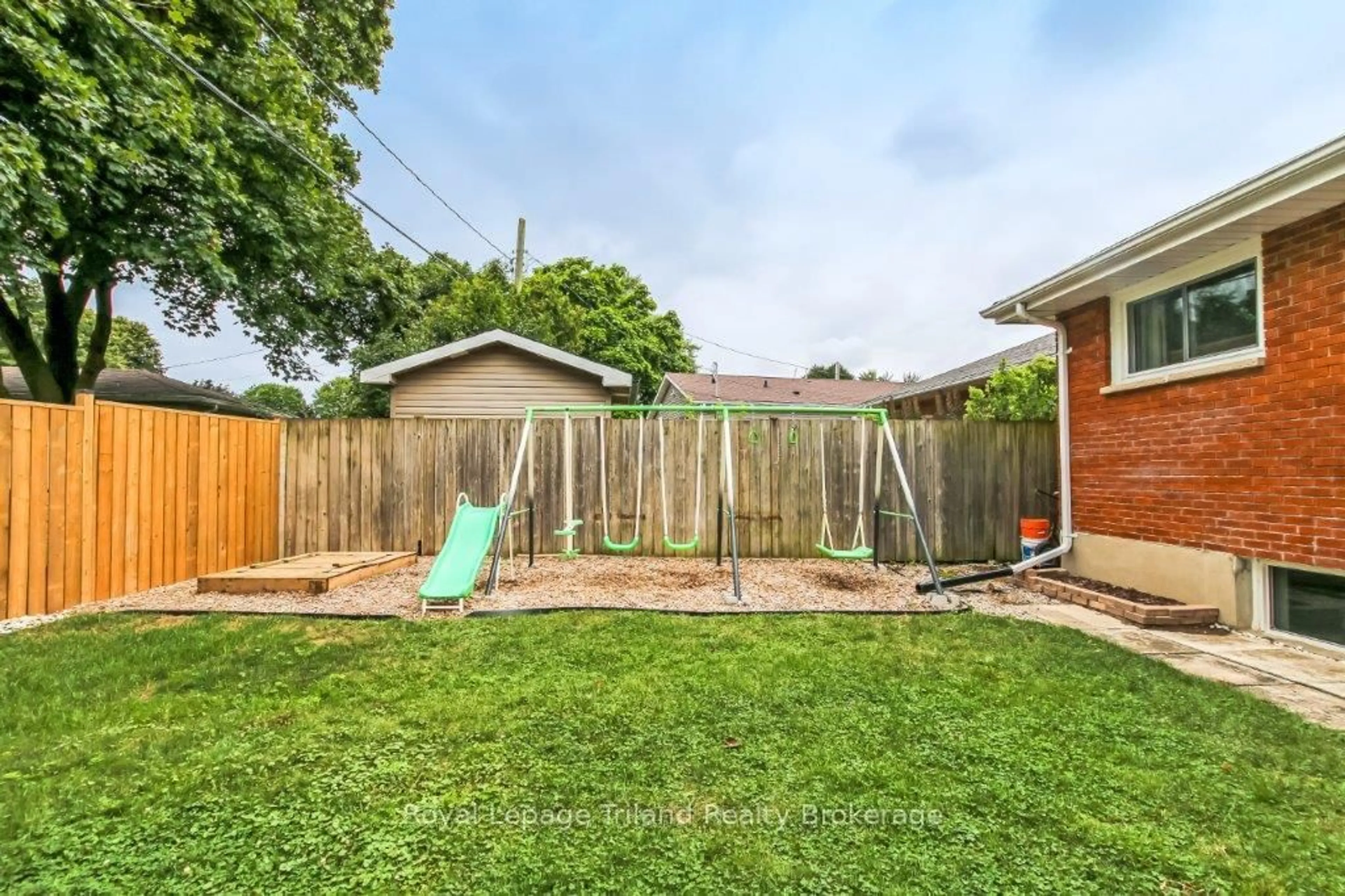 Patio, street for 170 Laurentian Dr, London East Ontario N5W 1P2