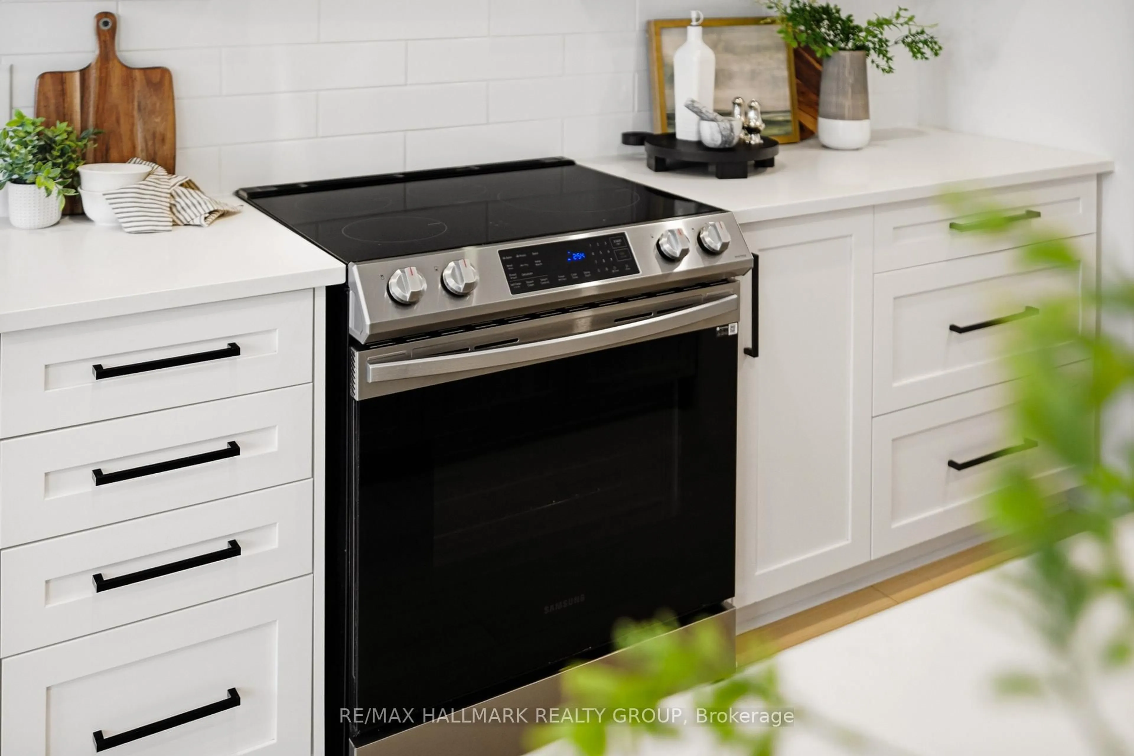 Contemporary kitchen, ceramic/tile floor for 120 Lynn Coulter St, Ottawa Ontario K2J 7C5