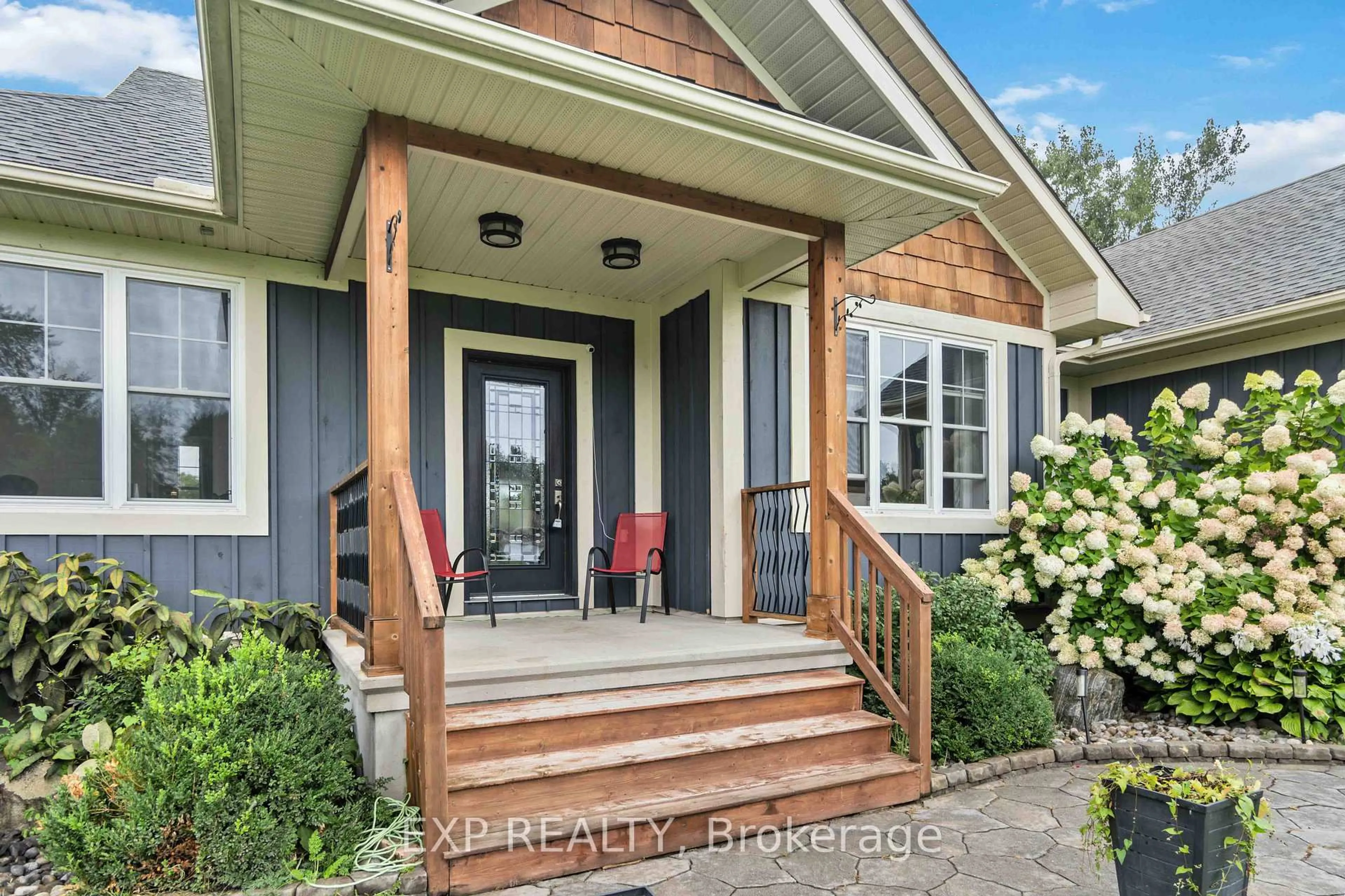 Indoor entryway for 49 D'arcys Way, North Grenville Ontario K0G 1J0