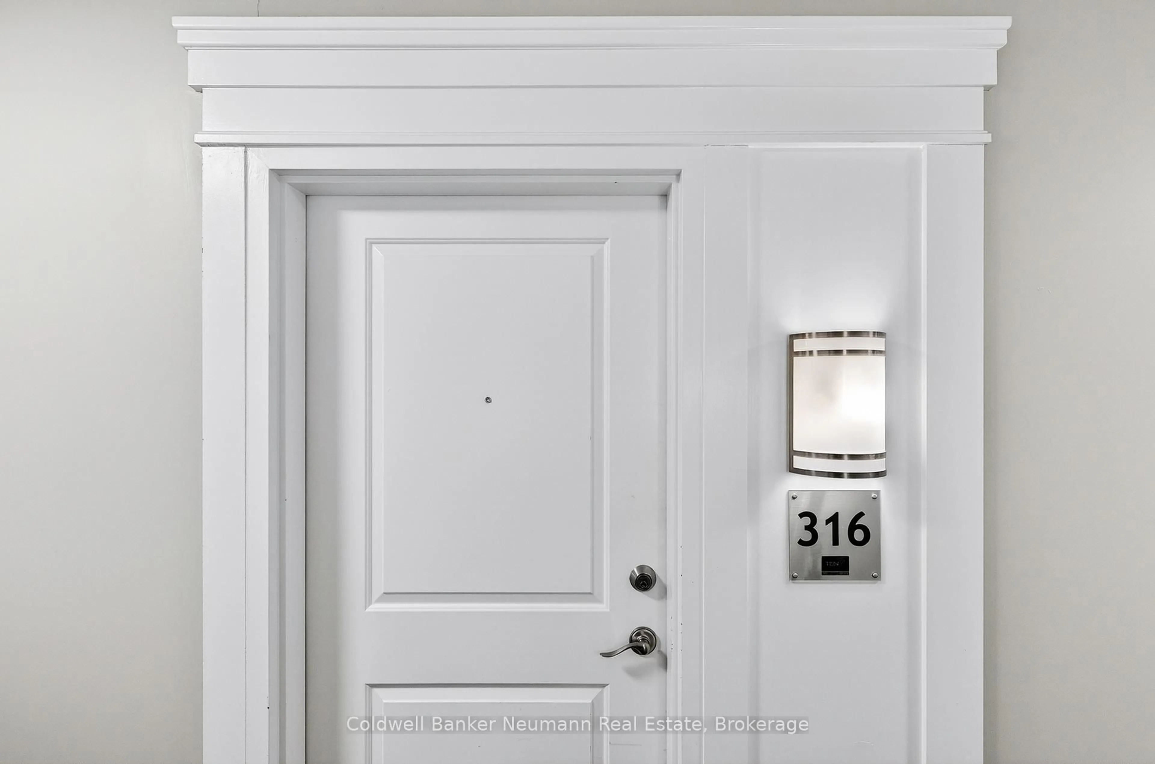 Indoor entryway for 1077 Gordon St #316, Guelph Ontario N1G 0E8