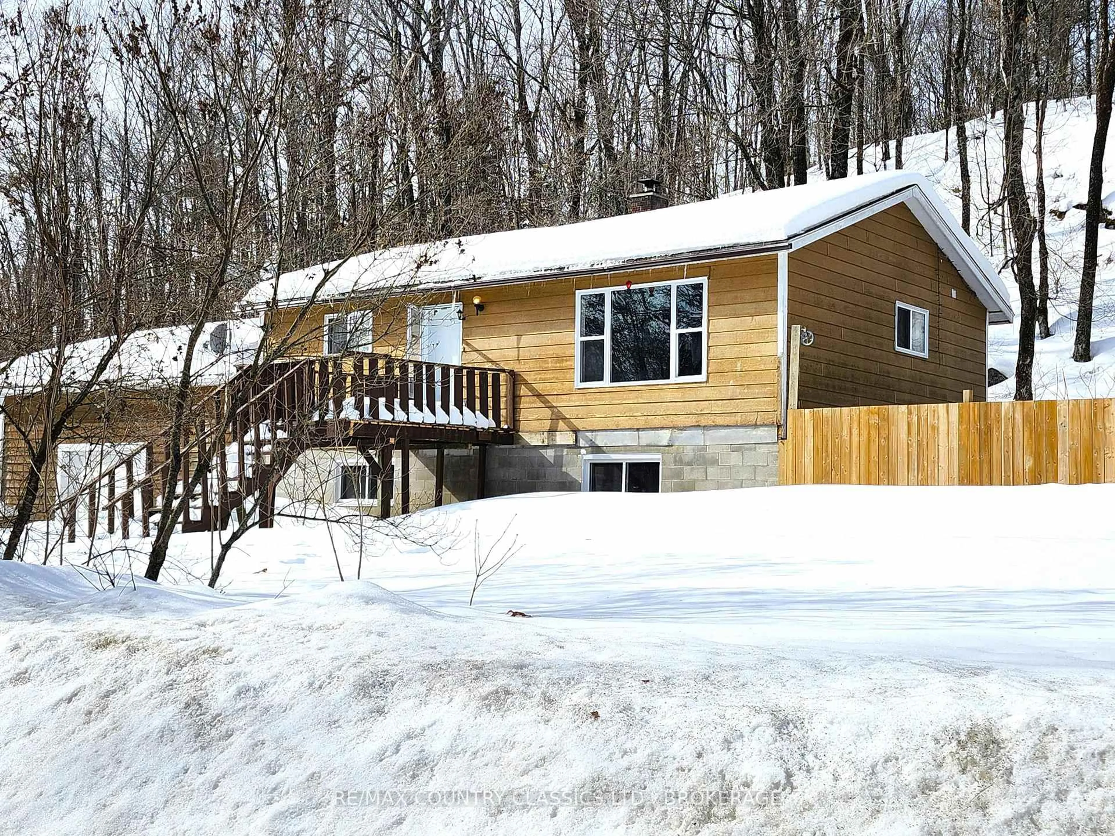 Home with vinyl exterior material, unknown for 214 Addington Road 2, Addington Highlands Ontario K0H 2G0