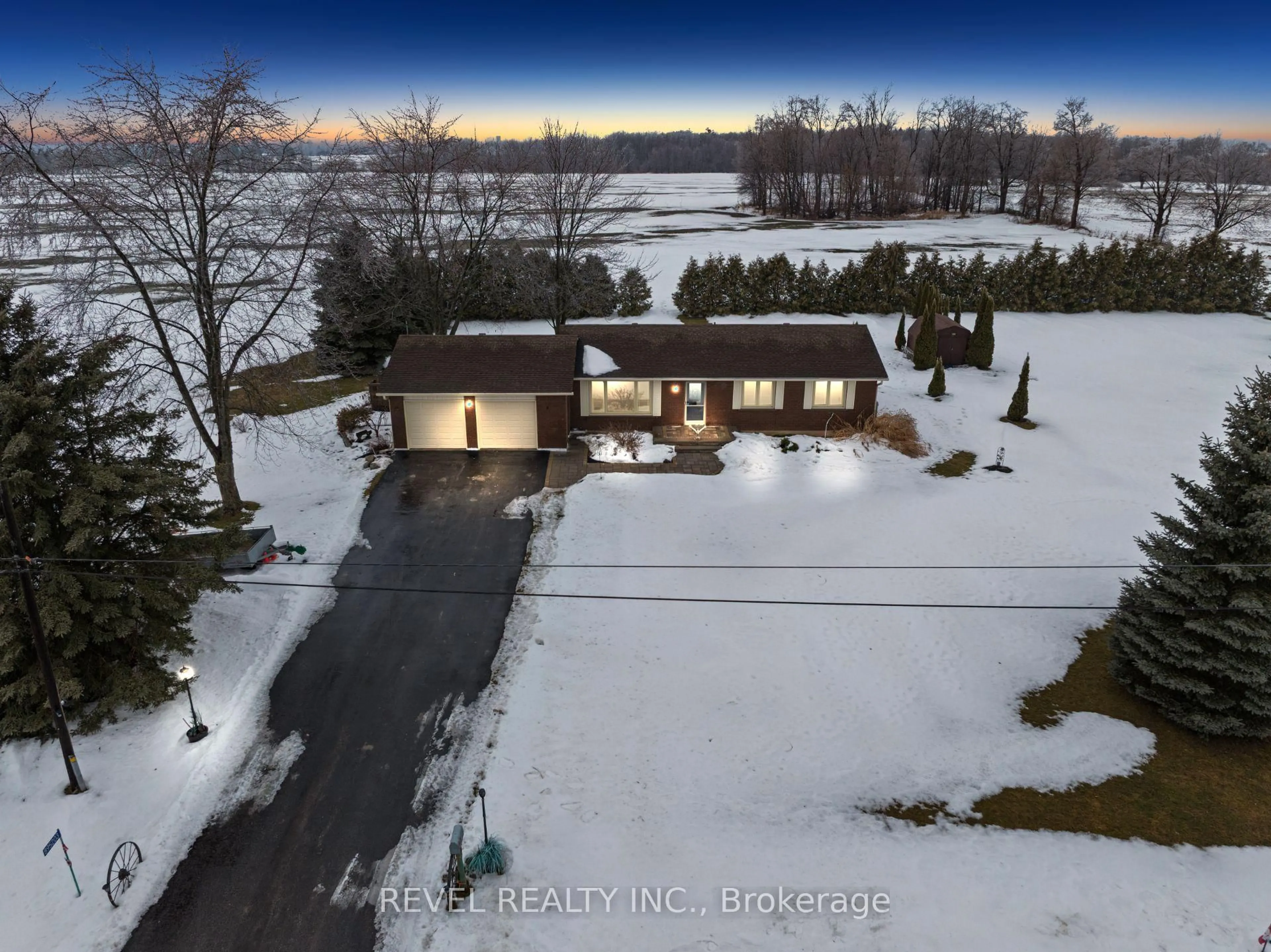 A pic from outside/outdoor area/front of a property/back of a property/a pic from drone, unknown for 895203 OXFORD 3, Blandford-Blenheim Ontario N0J 1V0
