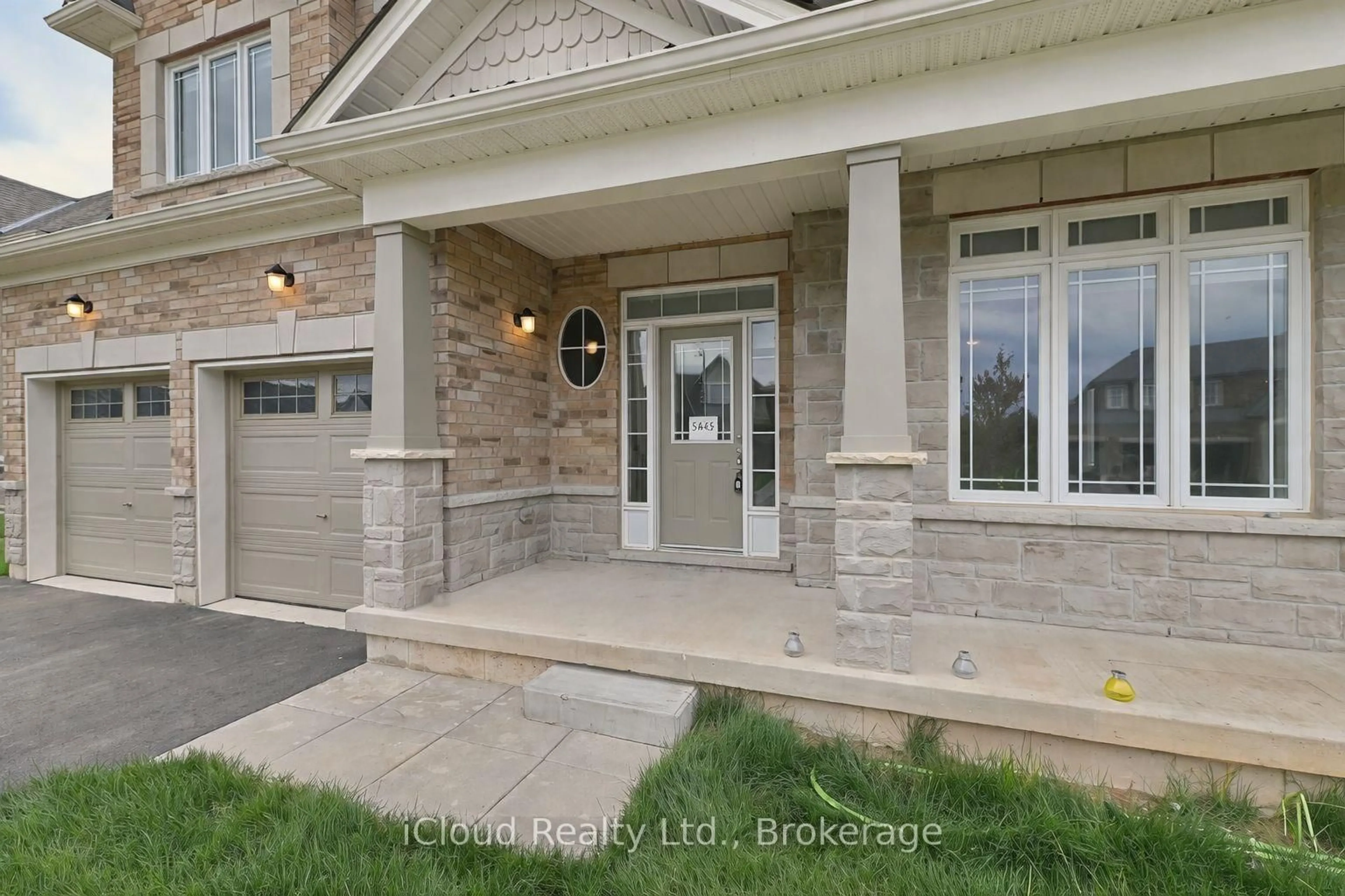 Indoor entryway for 1645 Marina Dr, Fort Erie Ontario L2A 0C9