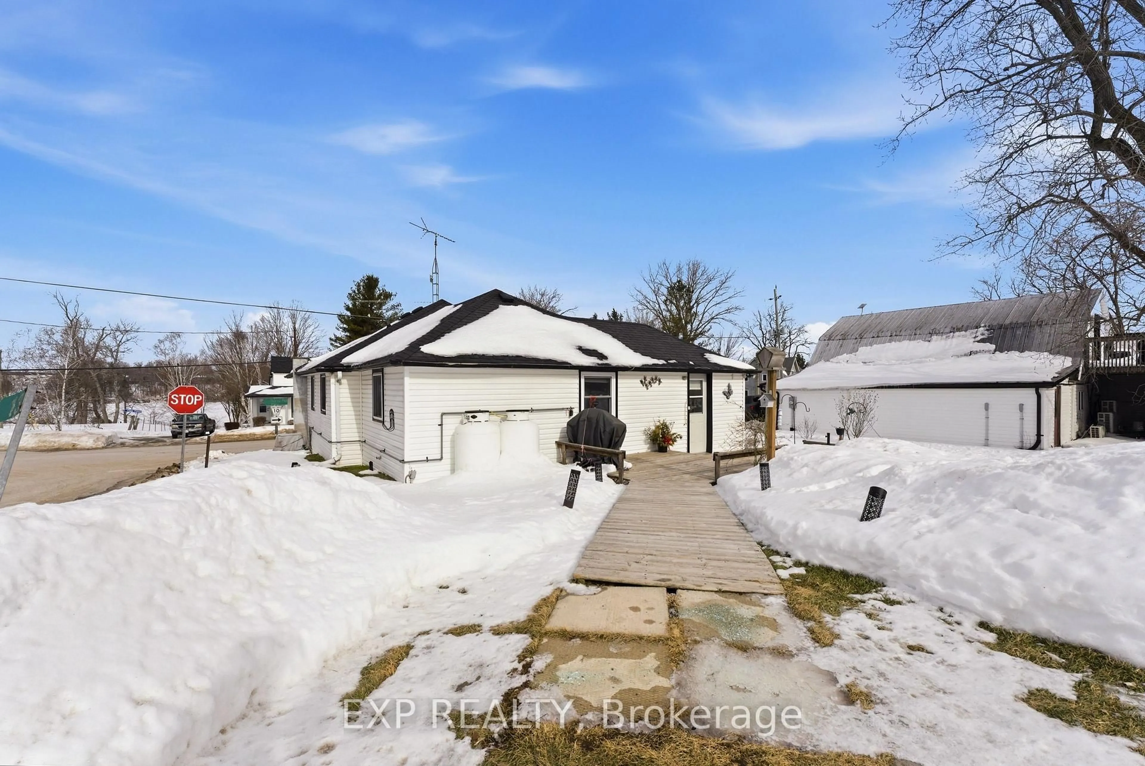 A pic from outside/outdoor area/front of a property/back of a property/a pic from drone, street for 13 St Philip St, Prince Edward County Ontario K0K 2P0