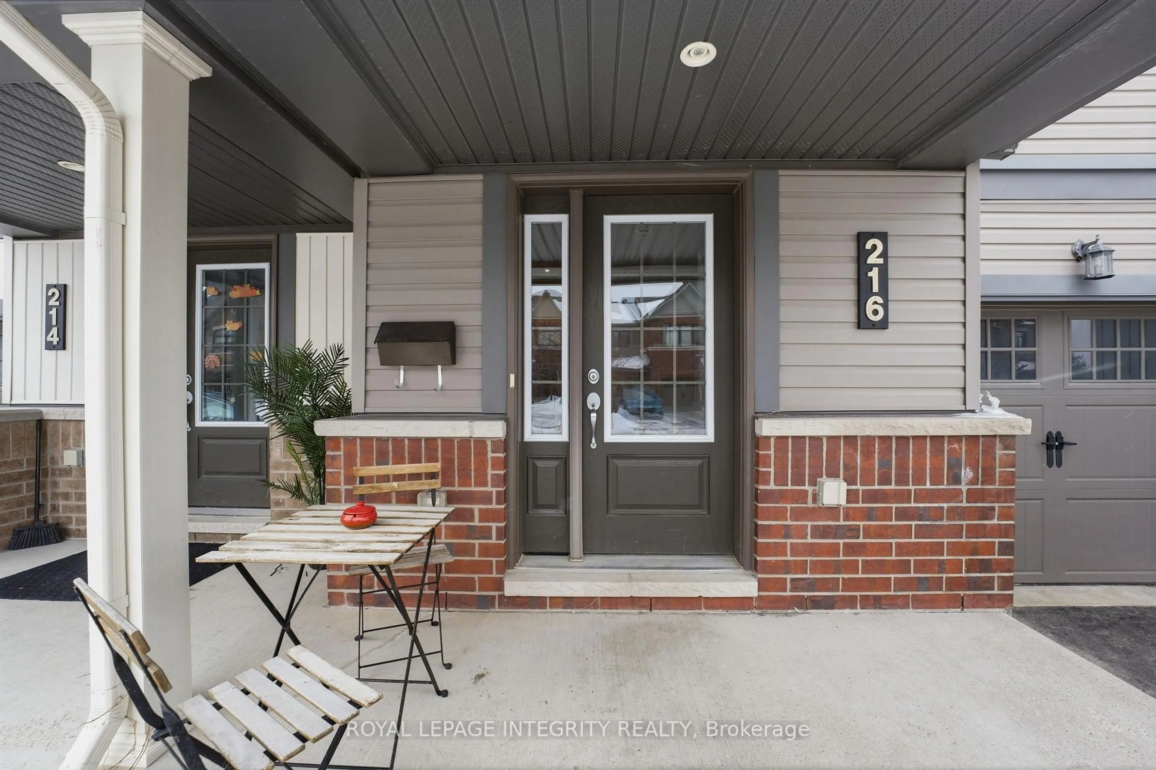 Patio, street for 216 Halyard Way, Ottawa Ontario K2S 1B9