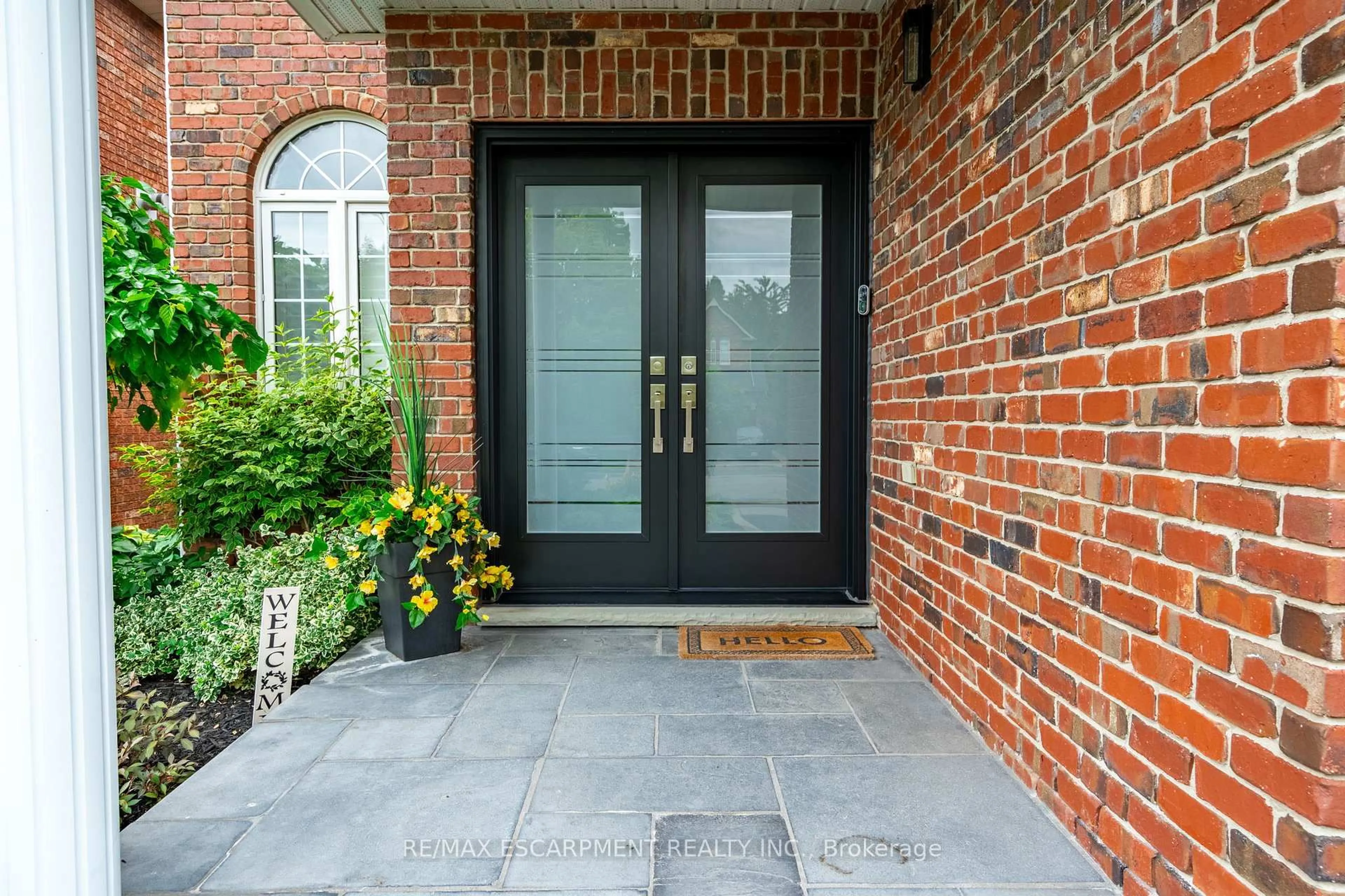 Home with brick exterior material, street for 7 Volterra Crt, Hamilton Ontario L8B 0K7